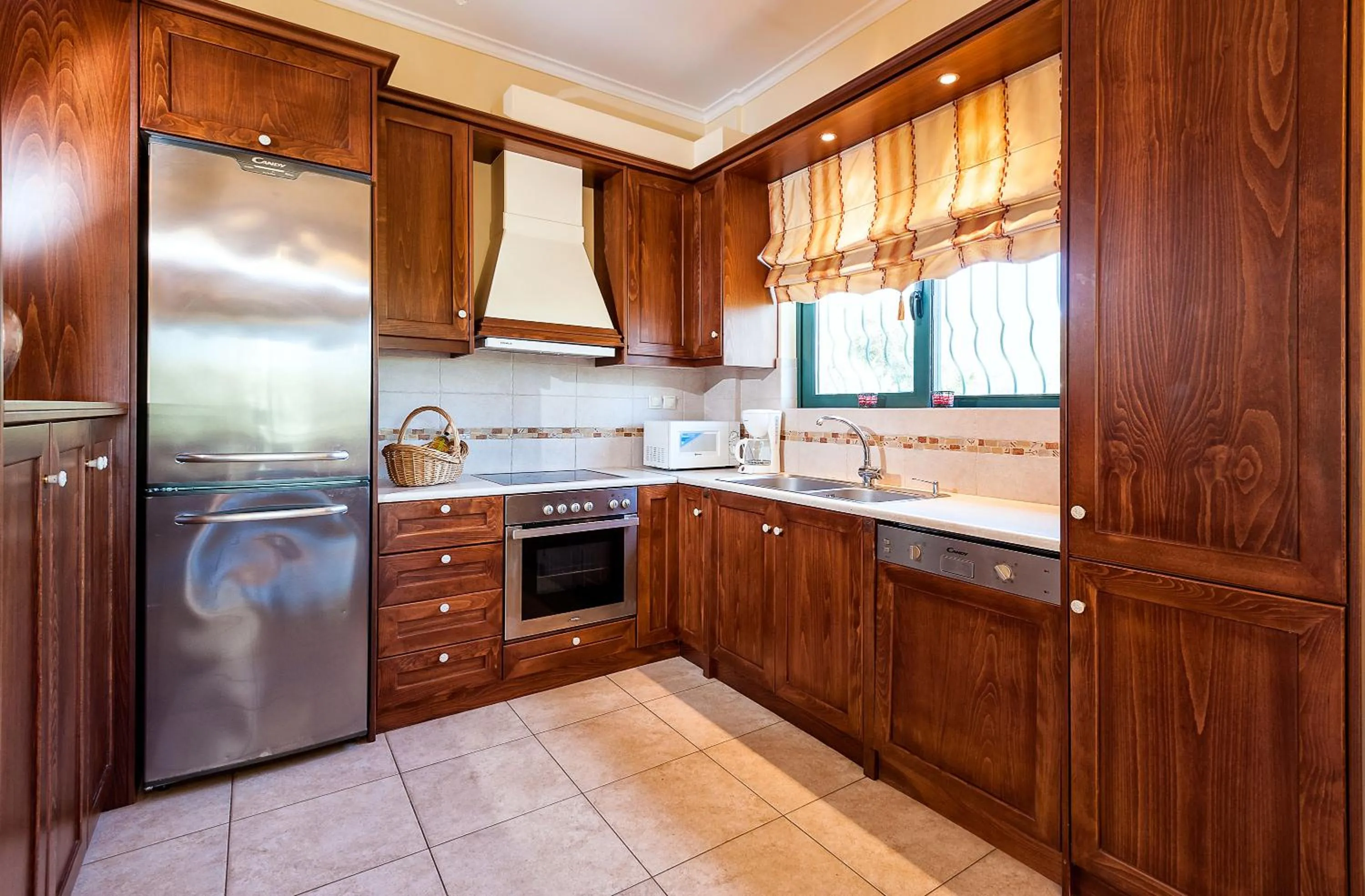 Kitchen or kitchenette in Villa Vallia - Villa Marina