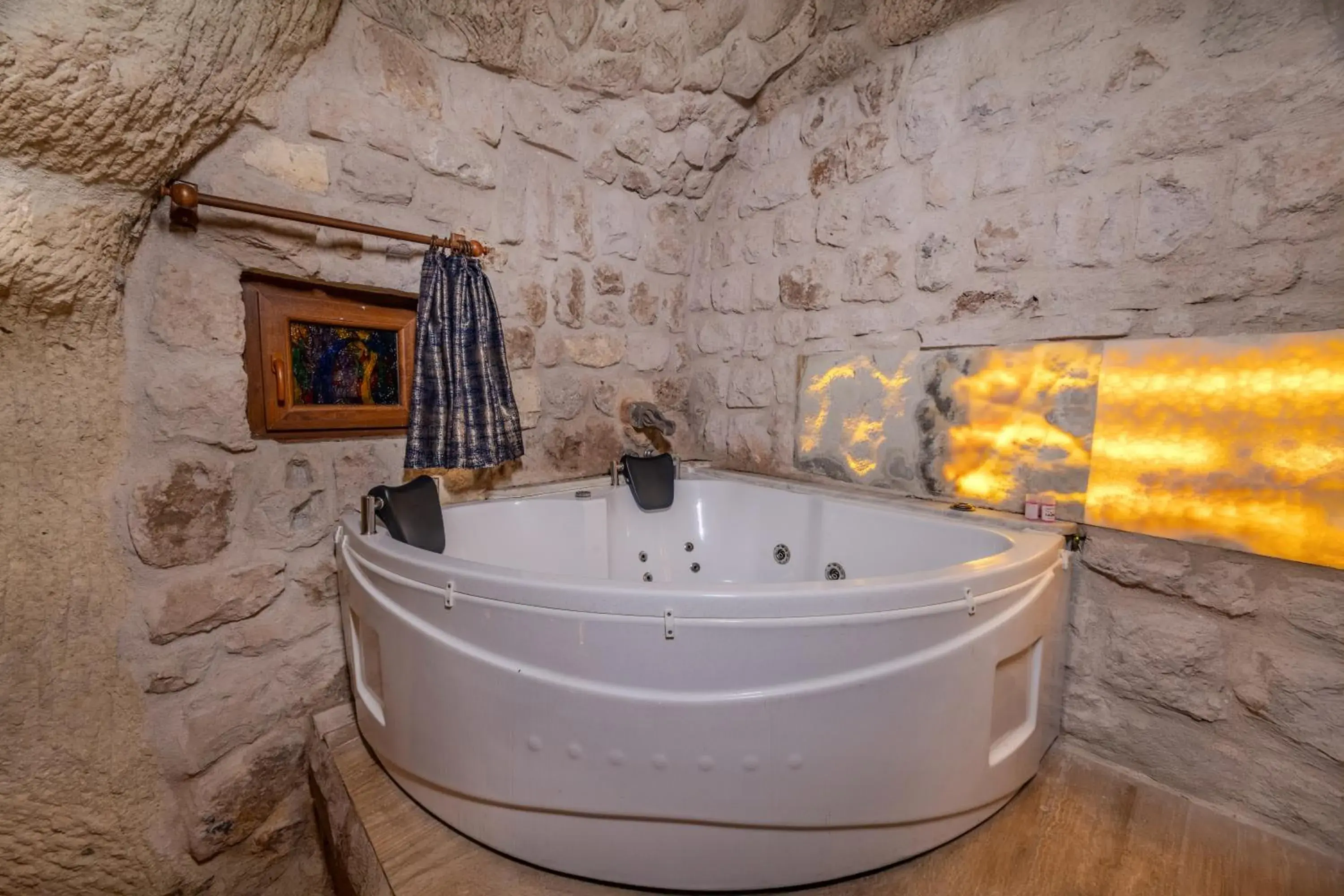 King Suite in Saliche Cave Suite King Suite in Saliche Cave Suite