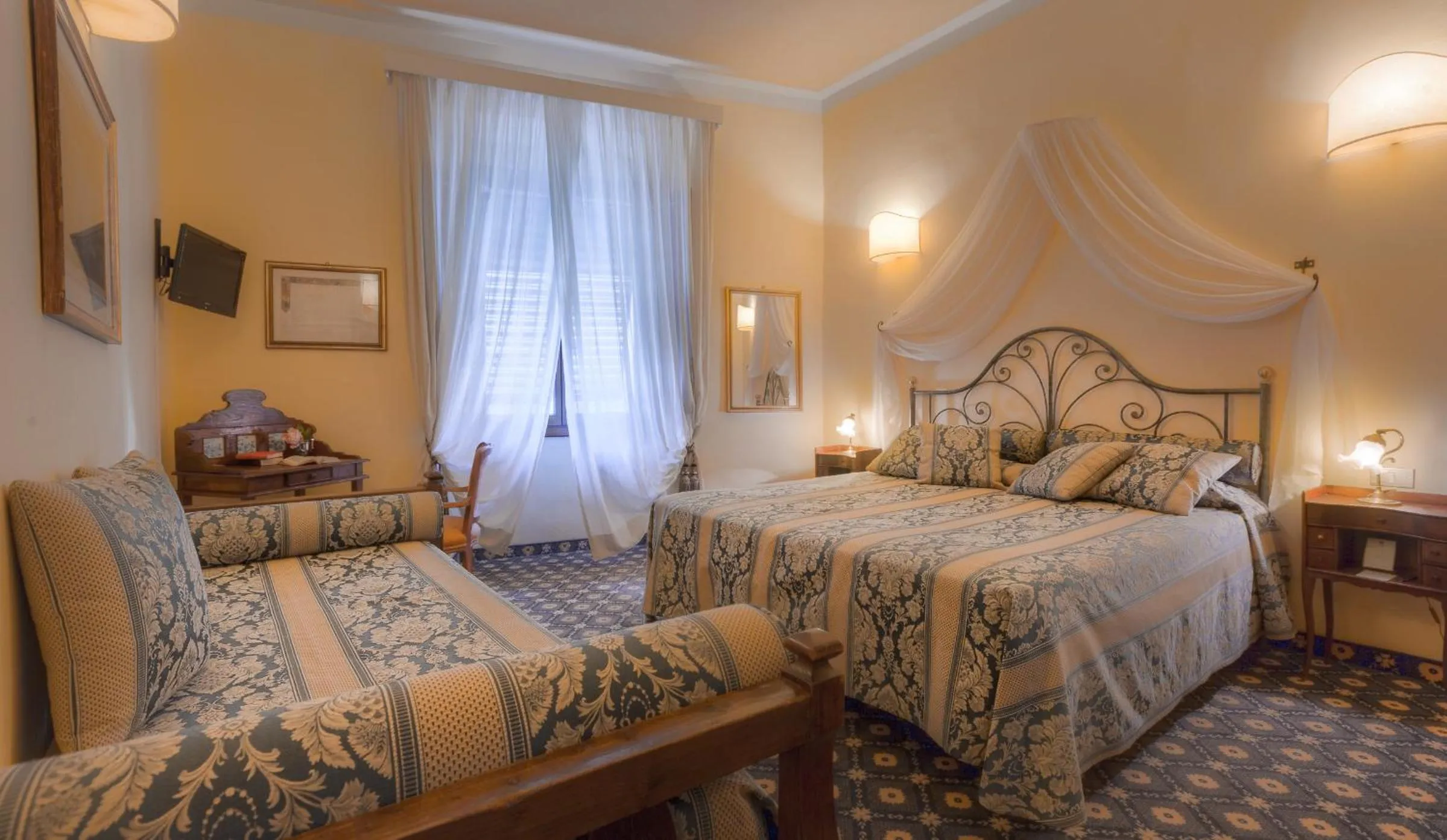 Bed in Hotel Palazzo dal Borgo