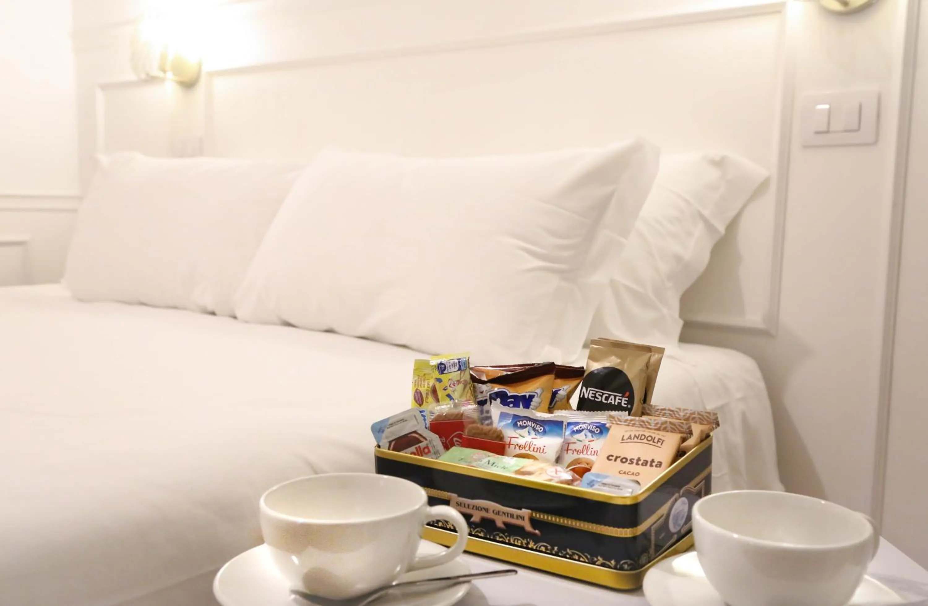 Food, Bed in Mama House Roma