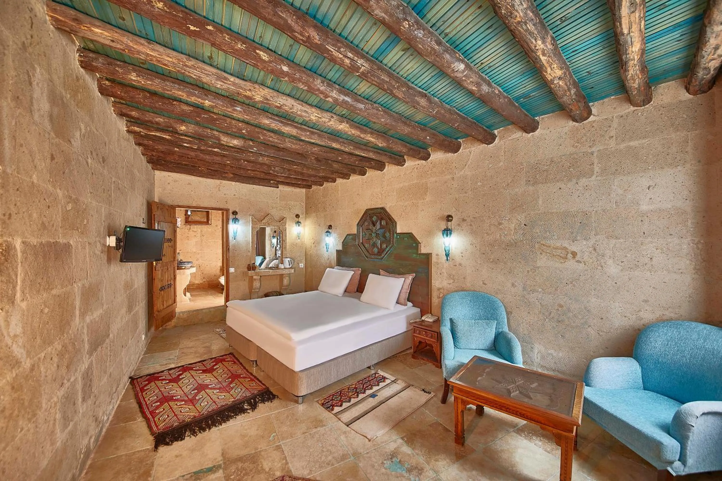 Photo of the whole room, Bed in Charm Of Cappadocia Cave Suites