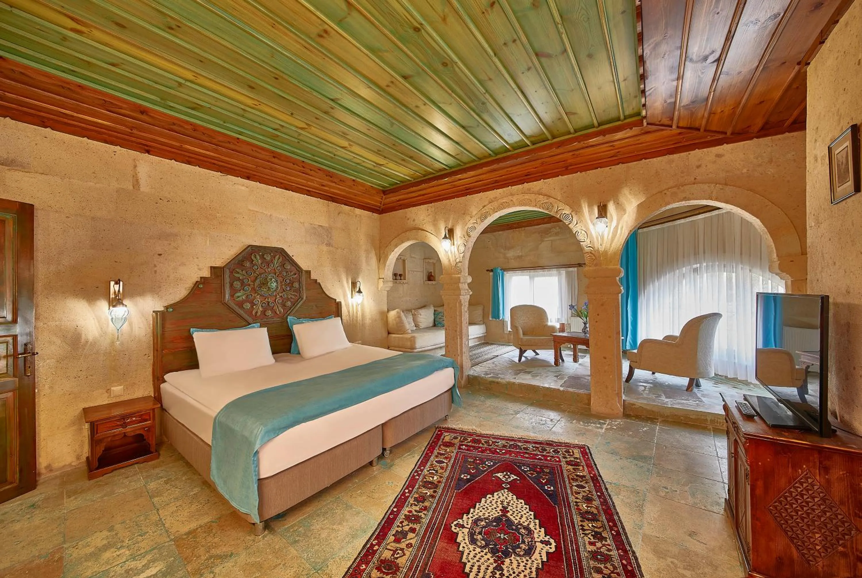 Photo of the whole room, Bed in Charm Of Cappadocia Cave Suites