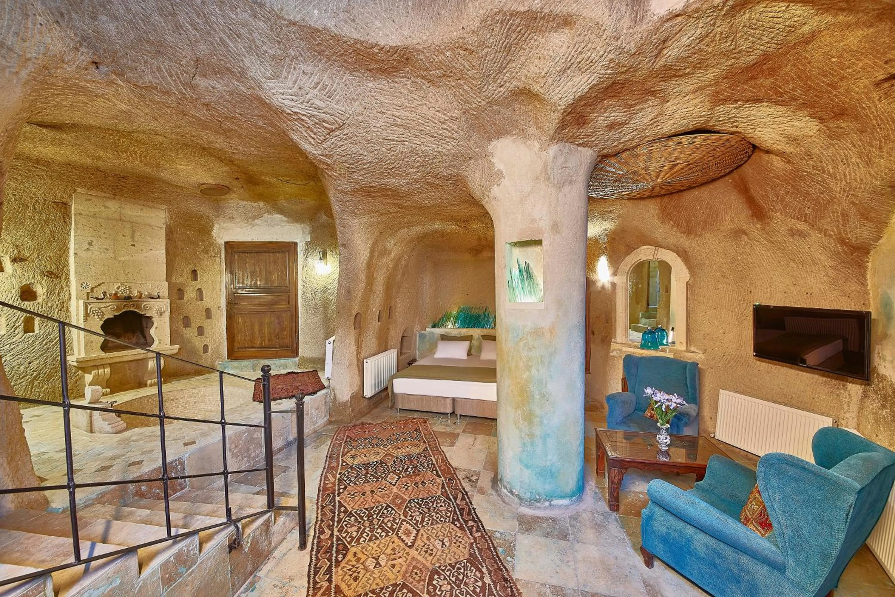 Photo of the whole room, Bed in Charm Of Cappadocia Cave Suites