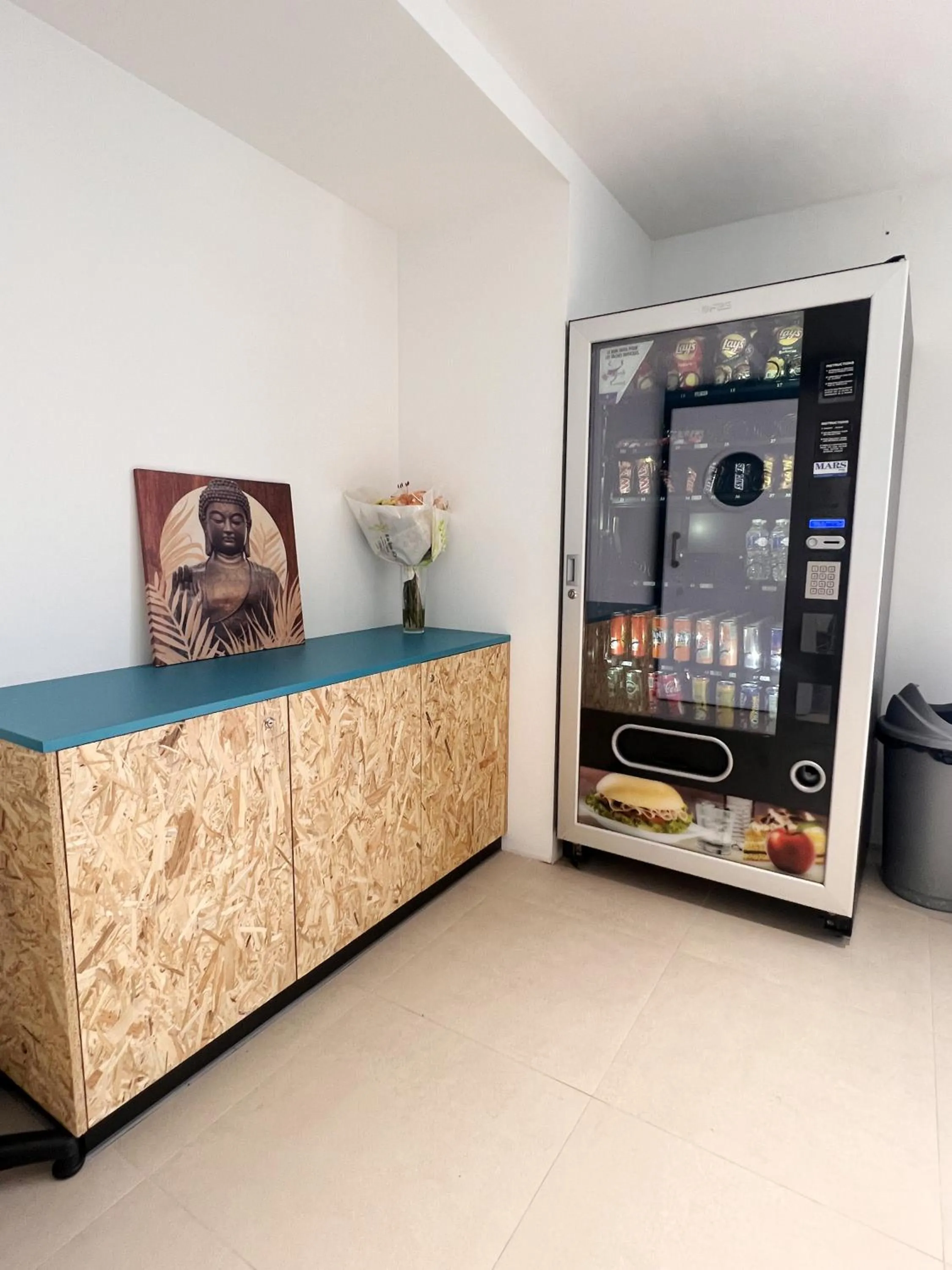 vending machine in Kyriad Direct Moulins Sud - Yzeure