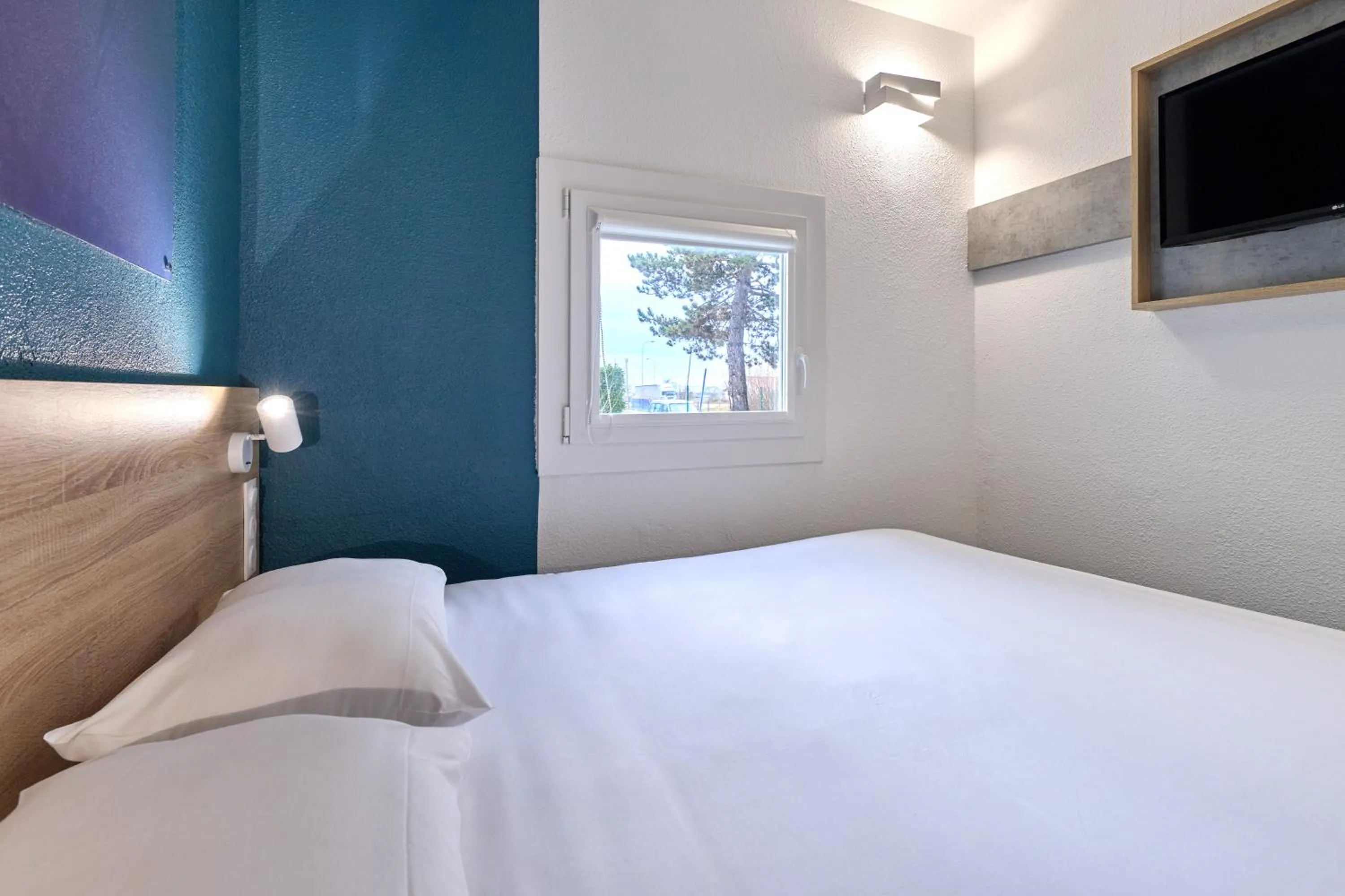 Photo of the whole room, Bed in Kyriad Direct Moulins Sud - Yzeure