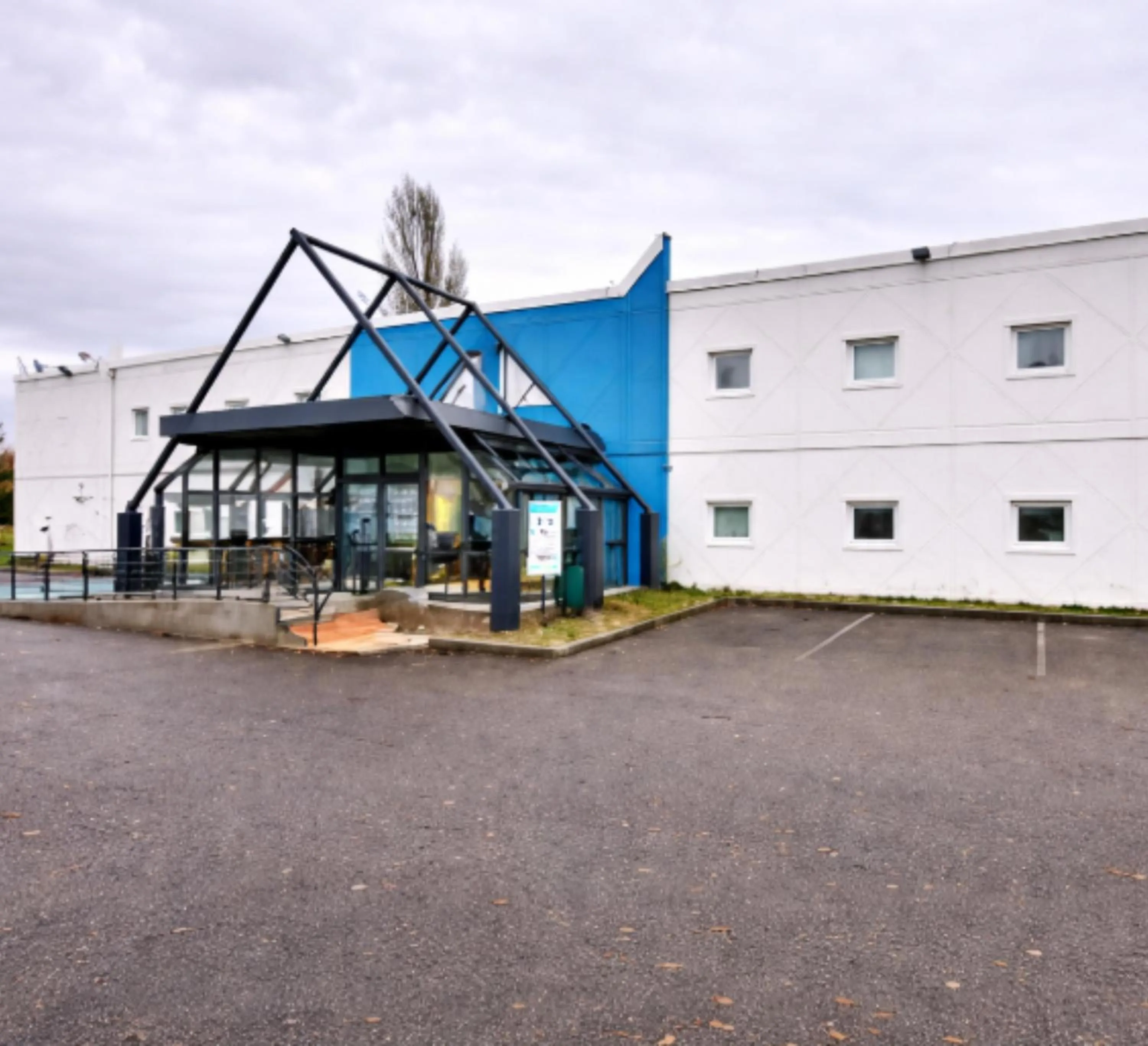 Property building in Kyriad ECO - Moulins Sud Yzeure