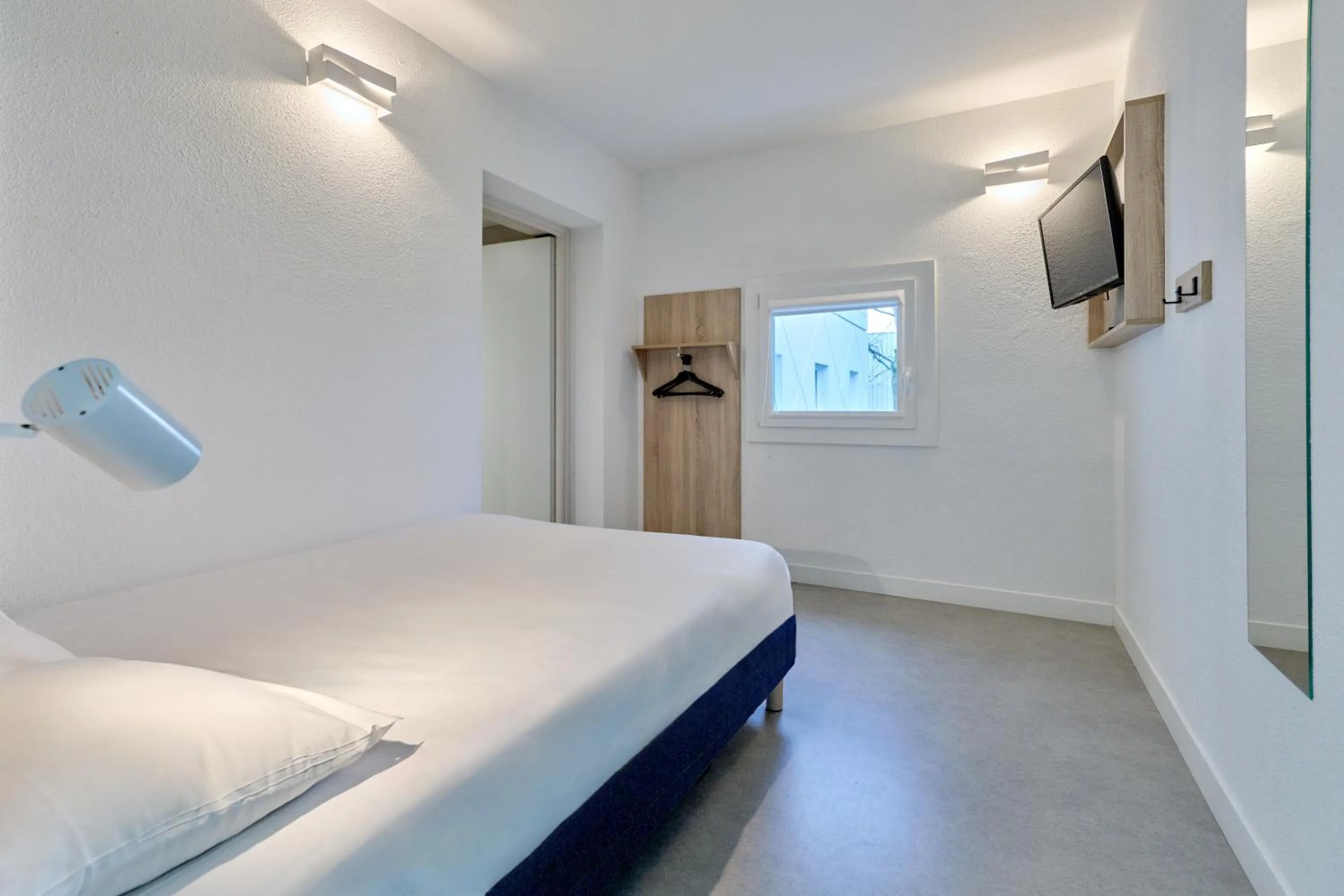 Photo of the whole room, Bed in Kyriad Direct Moulins Sud - Yzeure