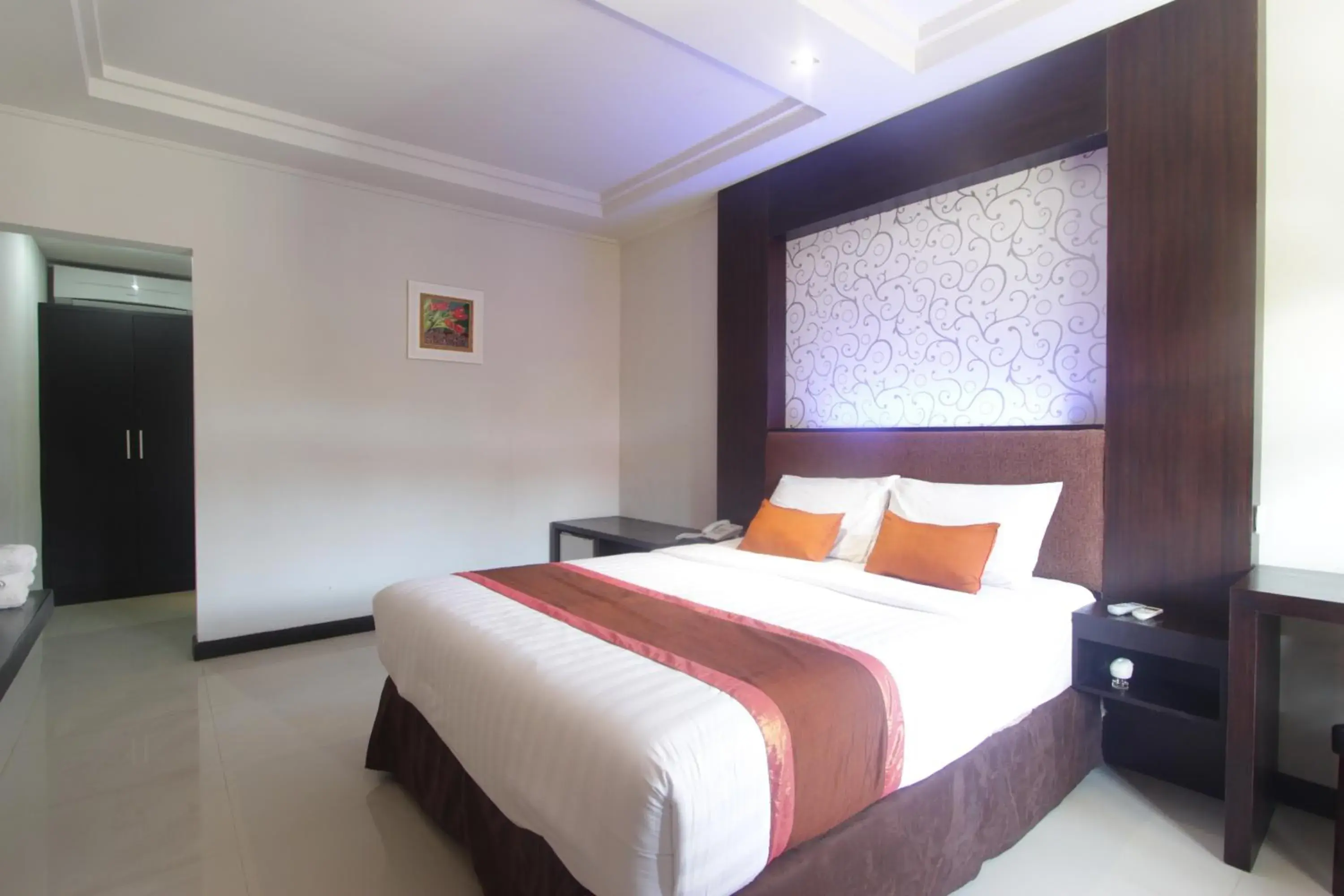 Photo of the whole room, Bed in Taman Agung Hotel