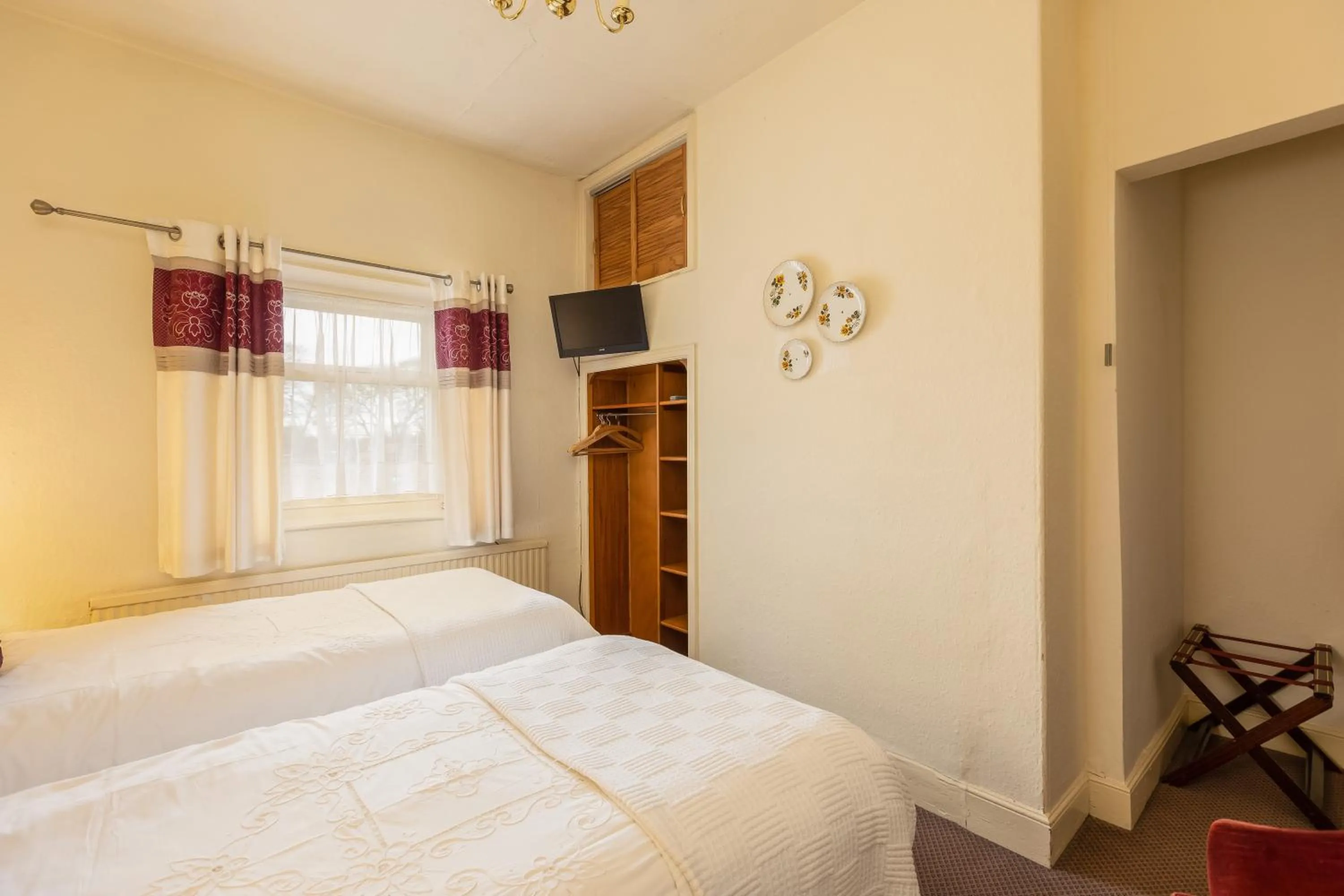 Bedroom, Bed in Crossways