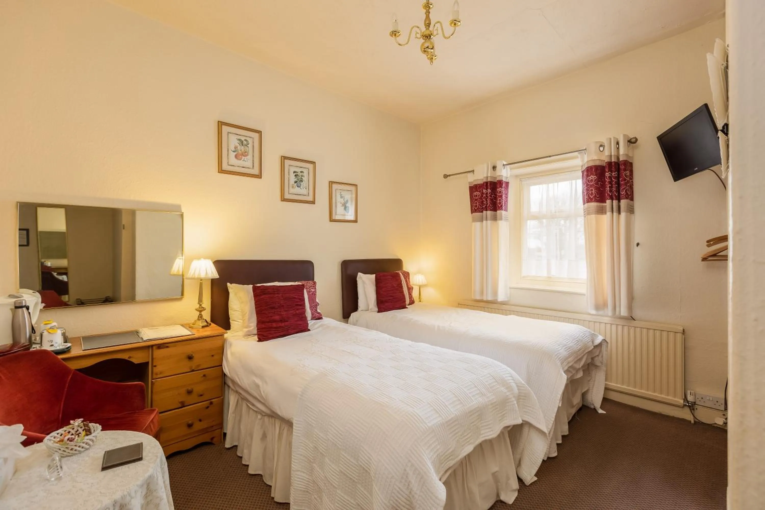 Bedroom, Bed in Crossways