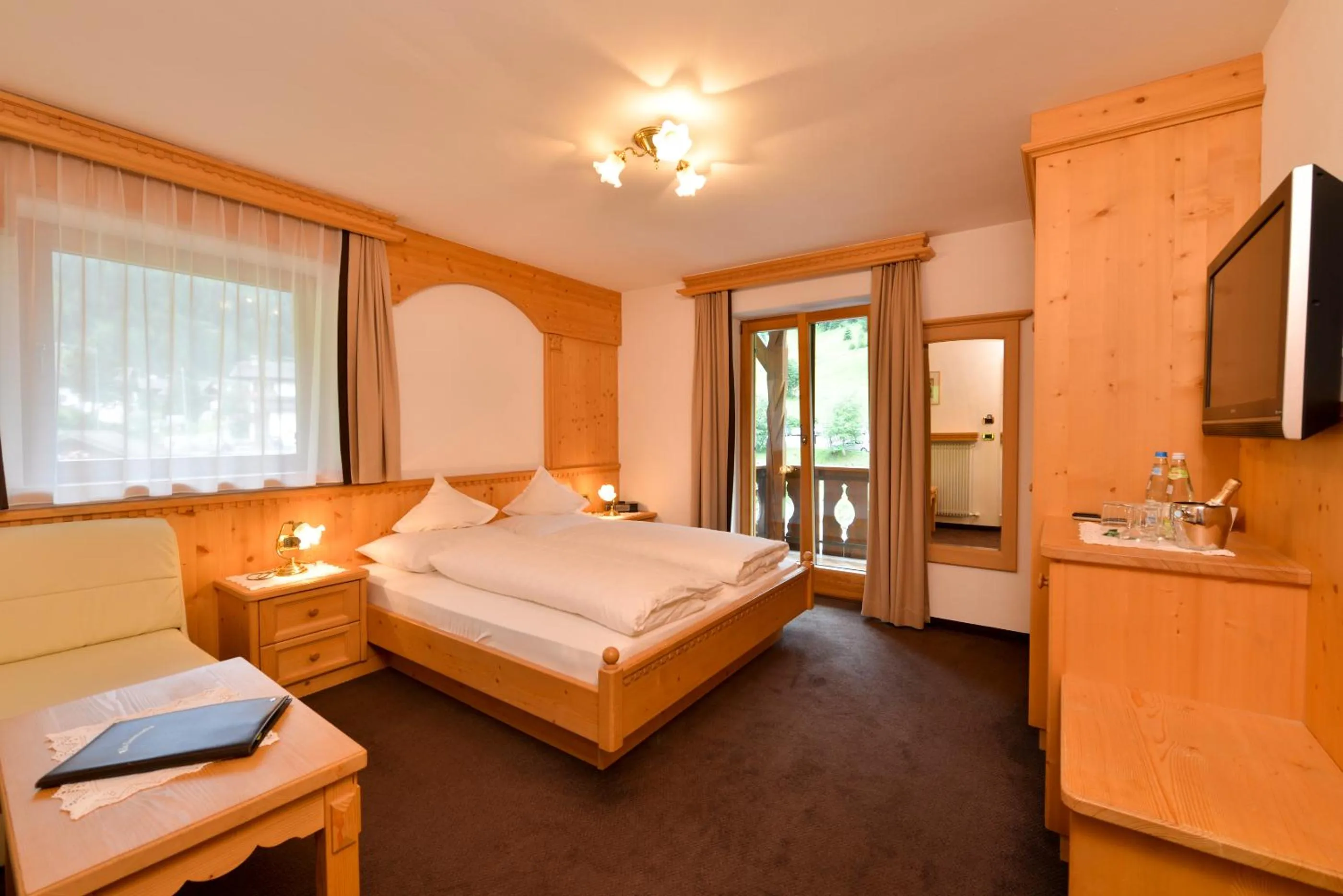 Bedroom, Bed in Romantik Villa Cesanueva