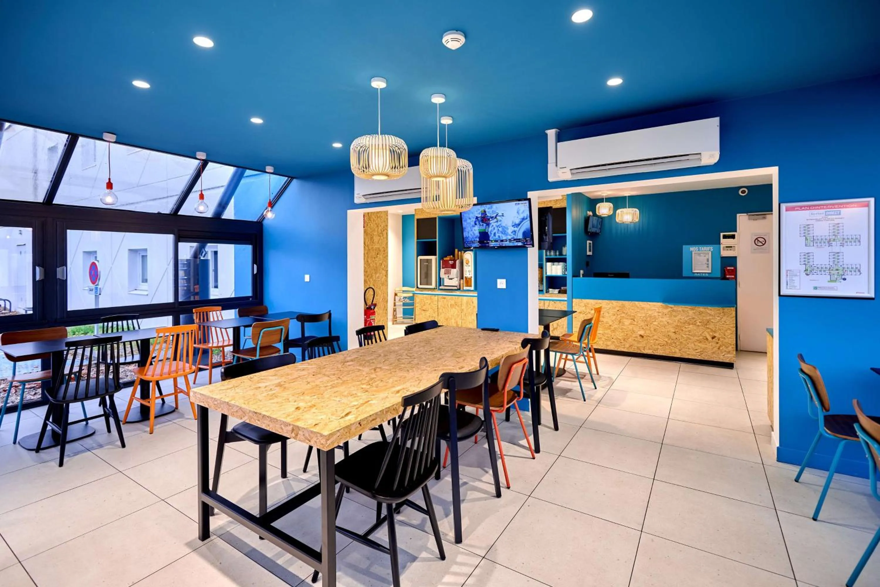 Lobby or reception in Kyriad Direct Narbonne Sud