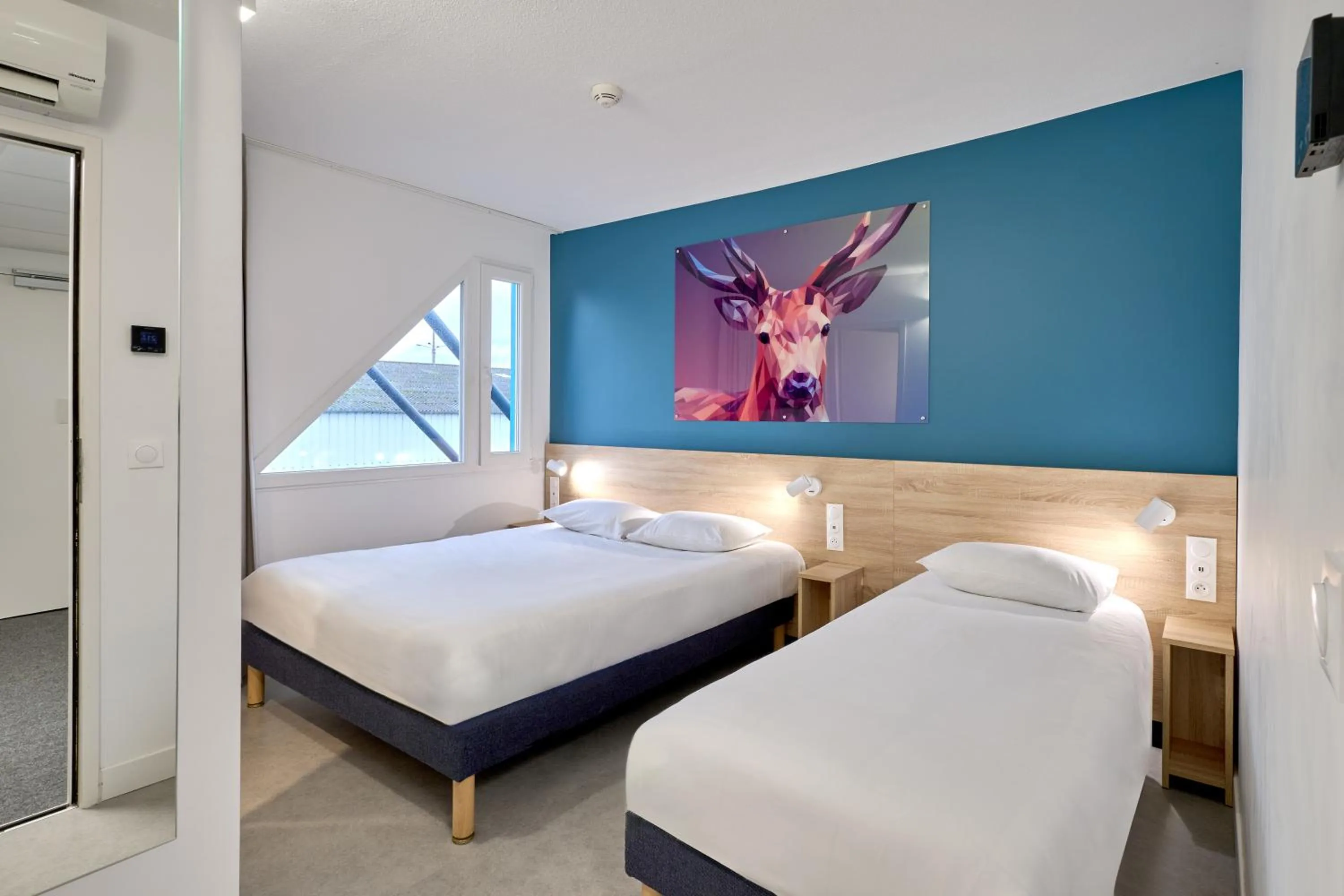 Bedroom, Bed in Kyriad Direct Narbonne Sud