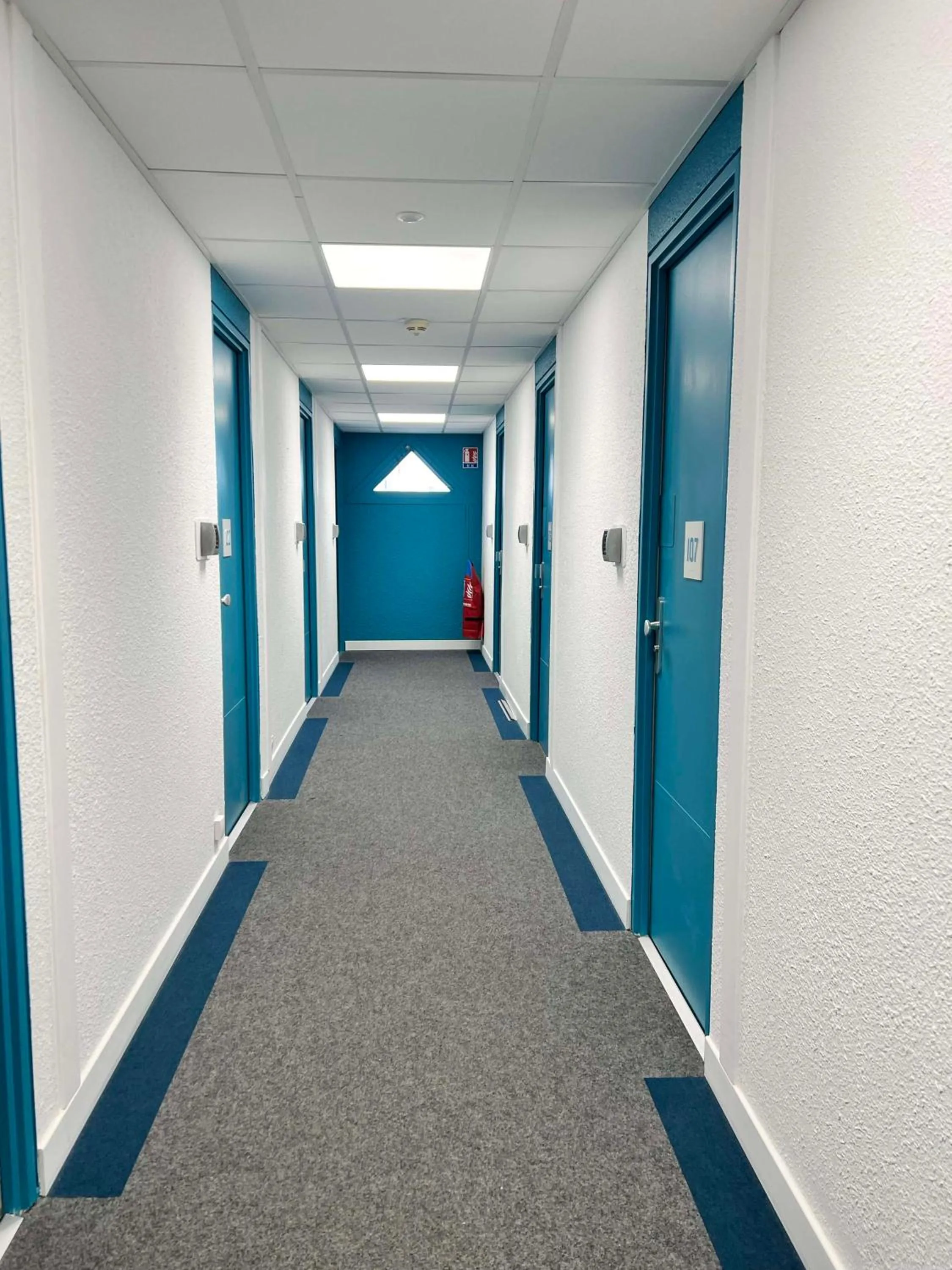 Property building in Kyriad Direct Narbonne Sud