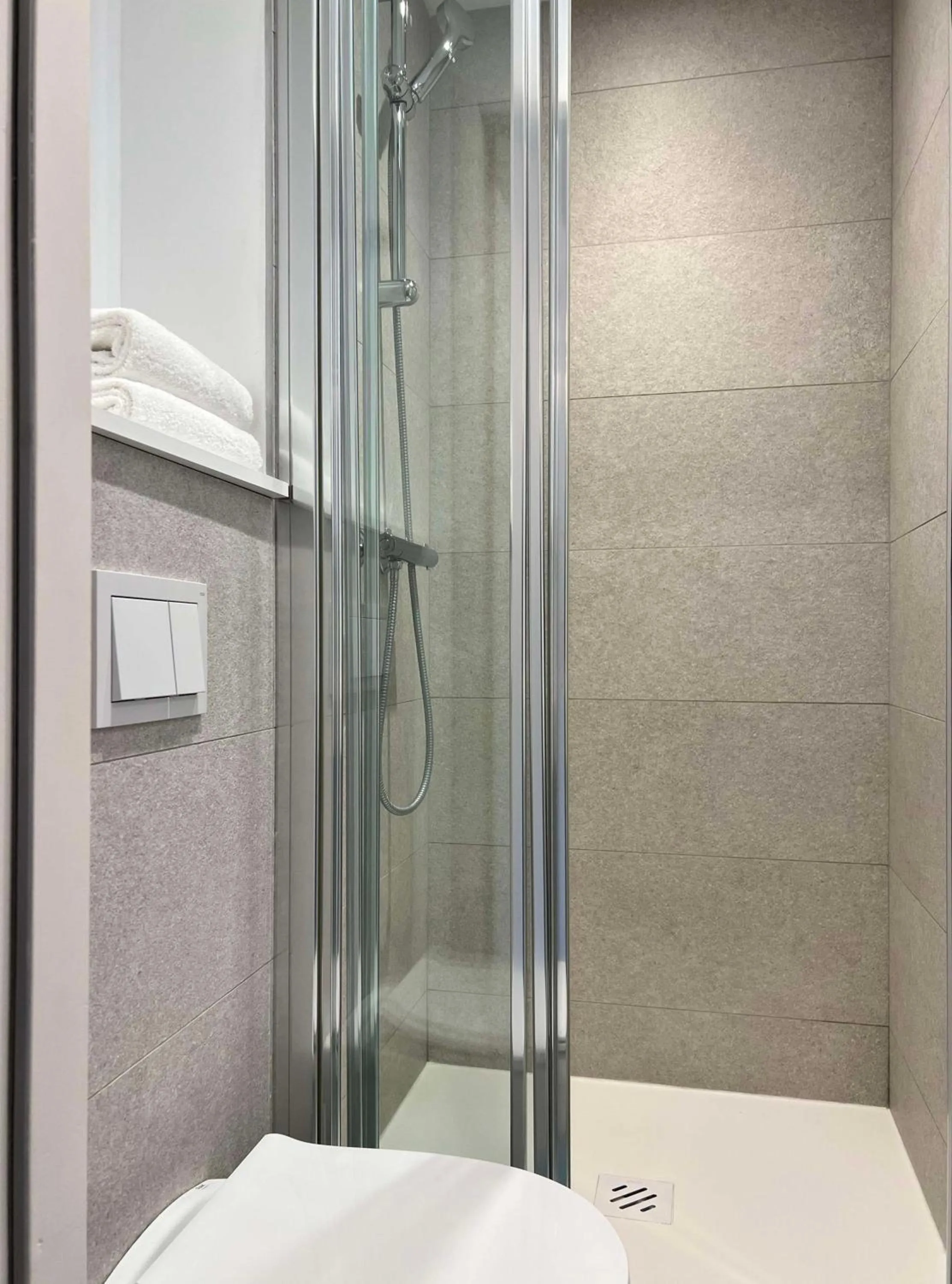 Bedroom in Kyriad Direct Narbonne Sud