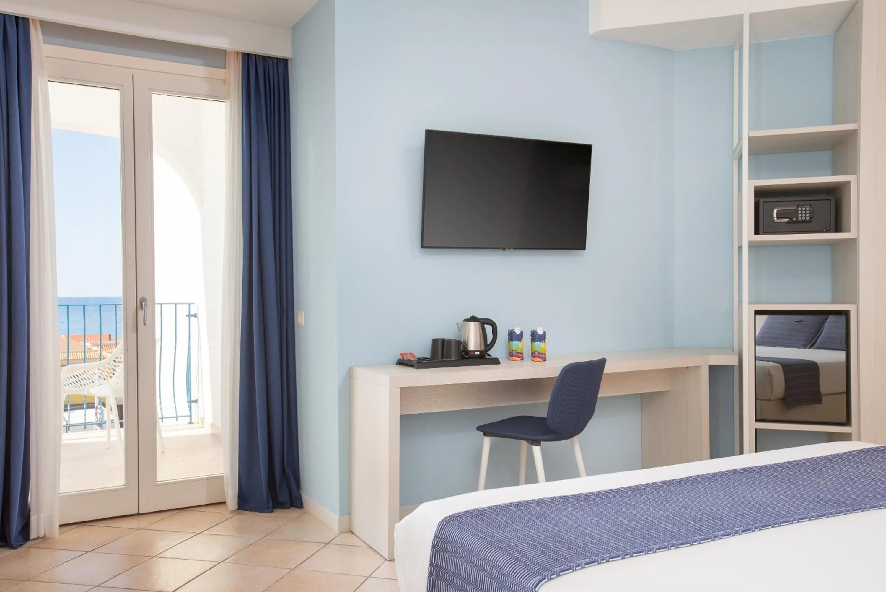 Bed in Best Western Hotel Blumarea