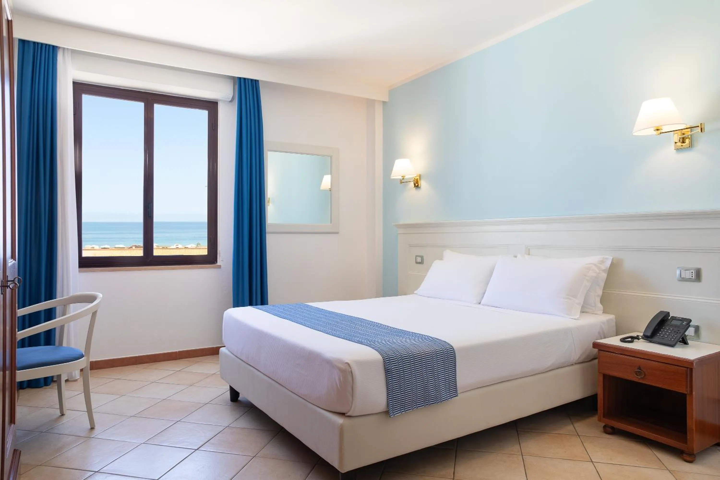 Bed in Best Western Hotel Blumarea