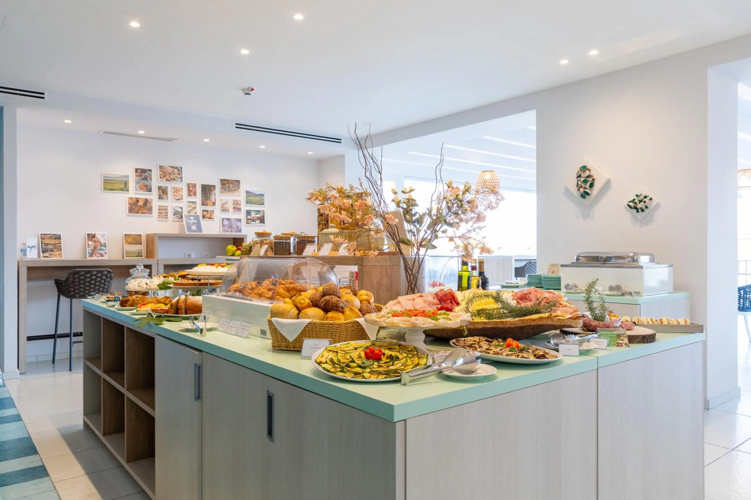 Breakfast in Best Western Hotel Blumarea