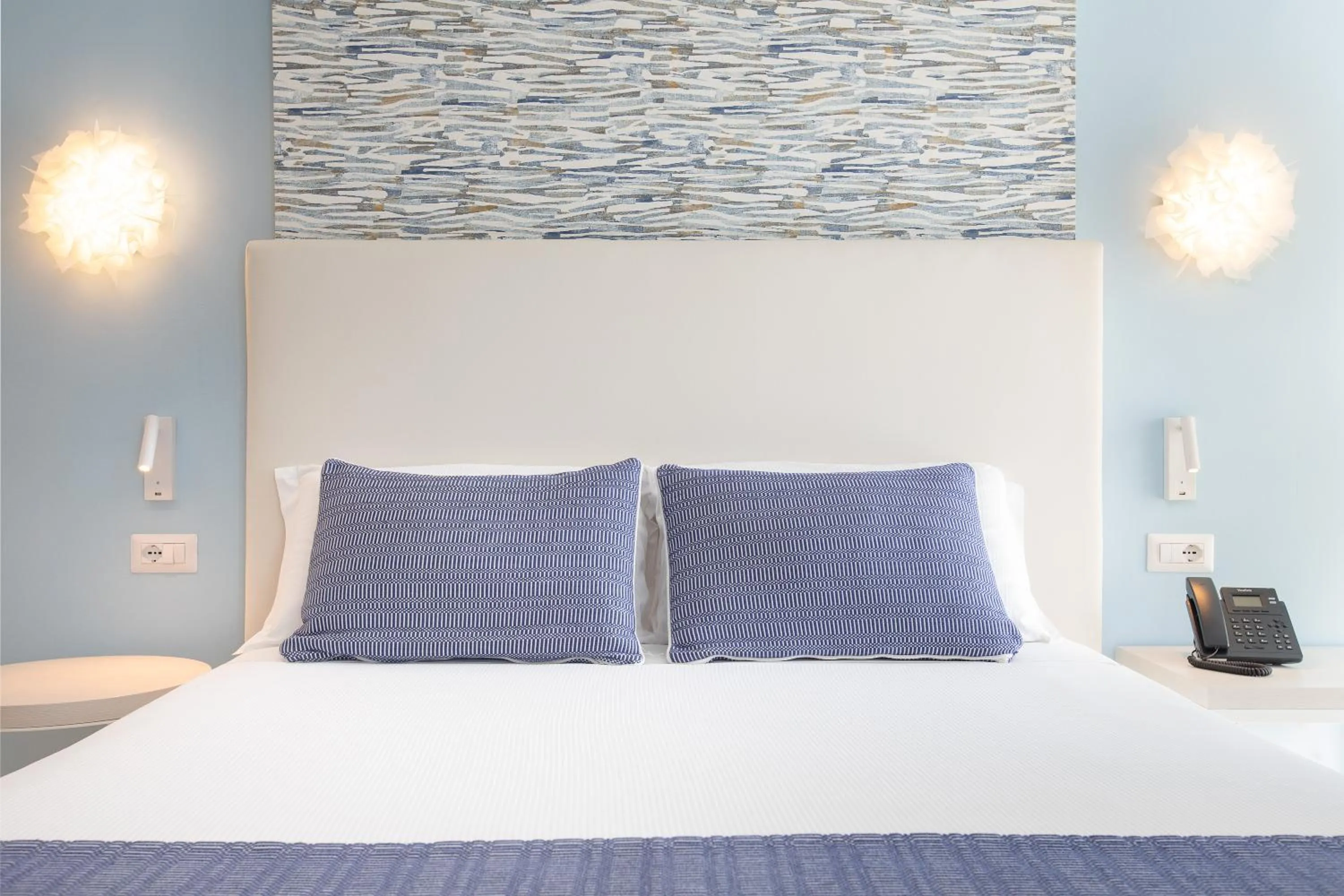 Bed in Best Western Hotel Blumarea