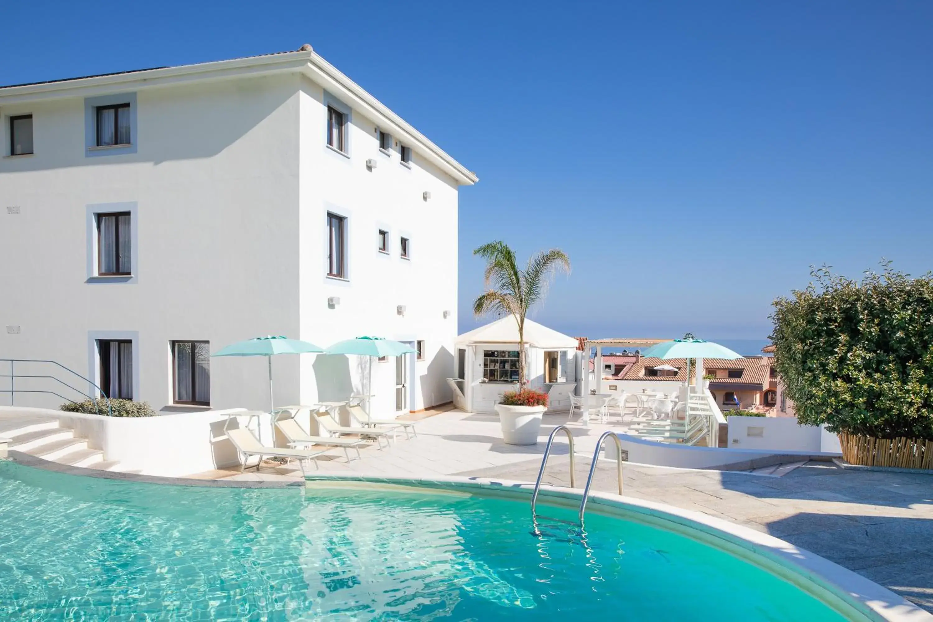 Swimming pool in Best Western Hotel Blumarea Swimming pool in Best Western Hotel Blumarea