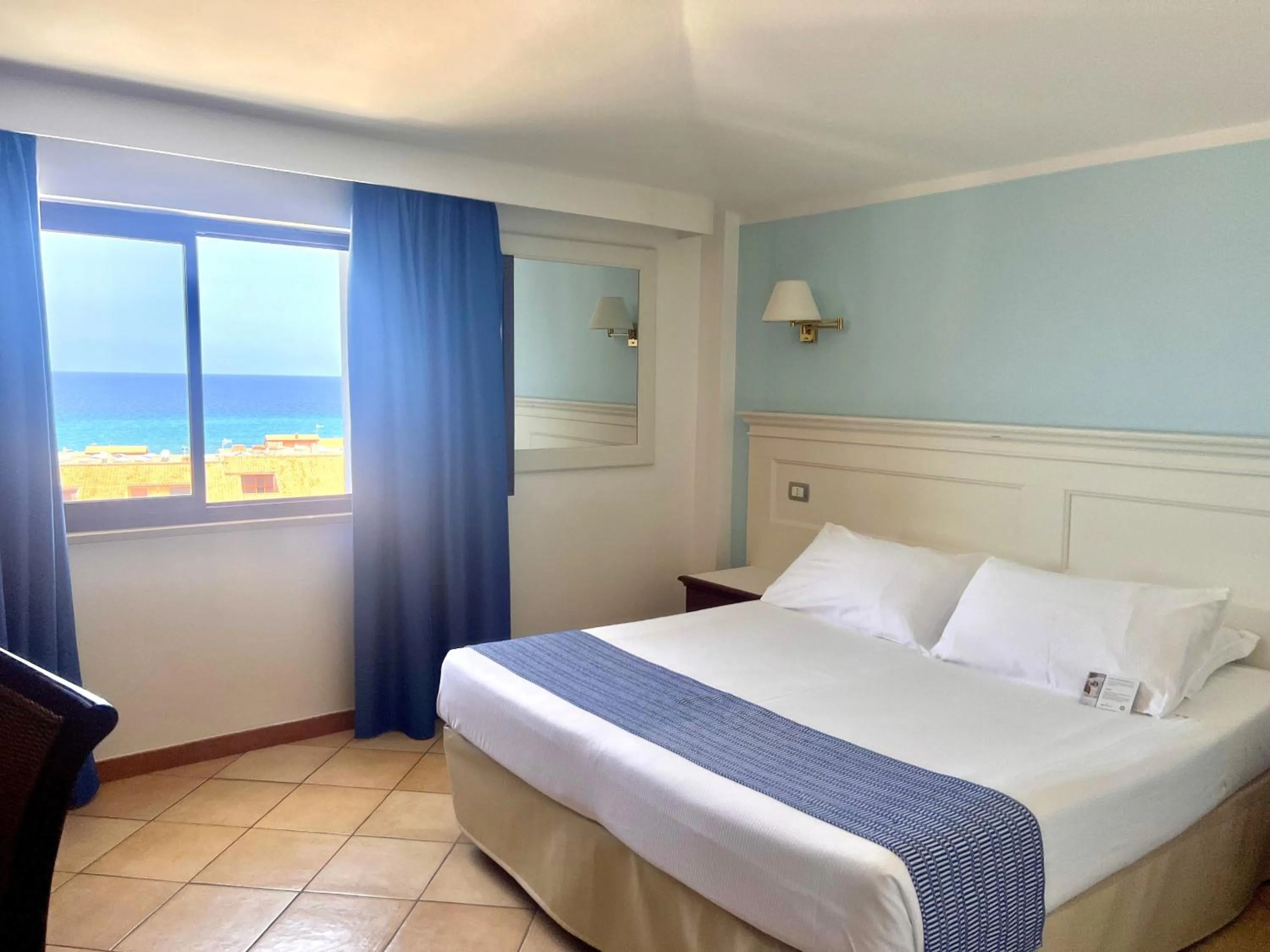 Bed in Best Western Hotel Blumarea