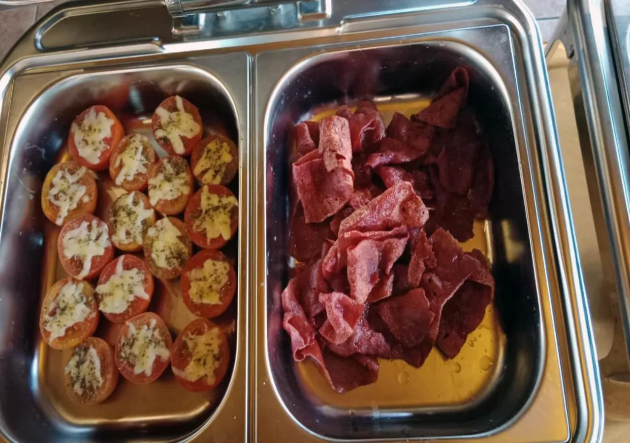 Restaurant/places to eat in Kusnadi Hotel