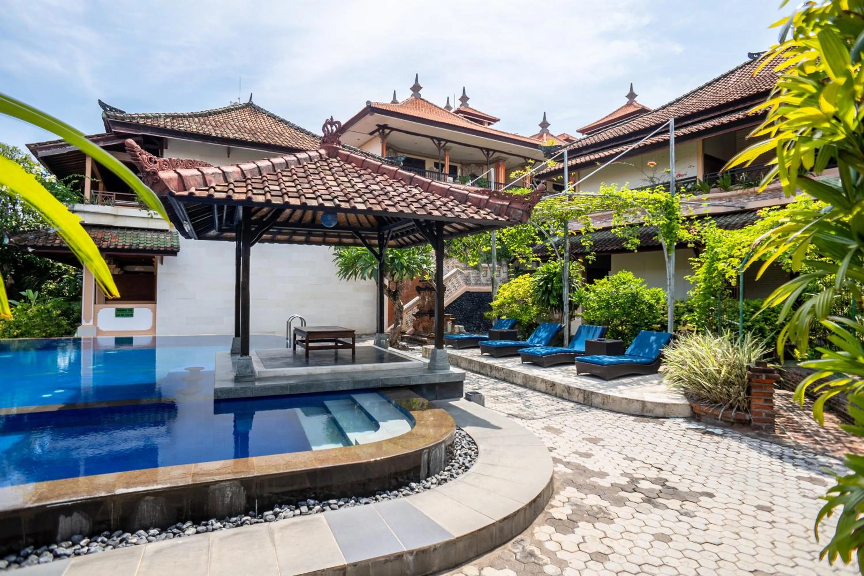 Swimming pool in Fat Yogi Cottages