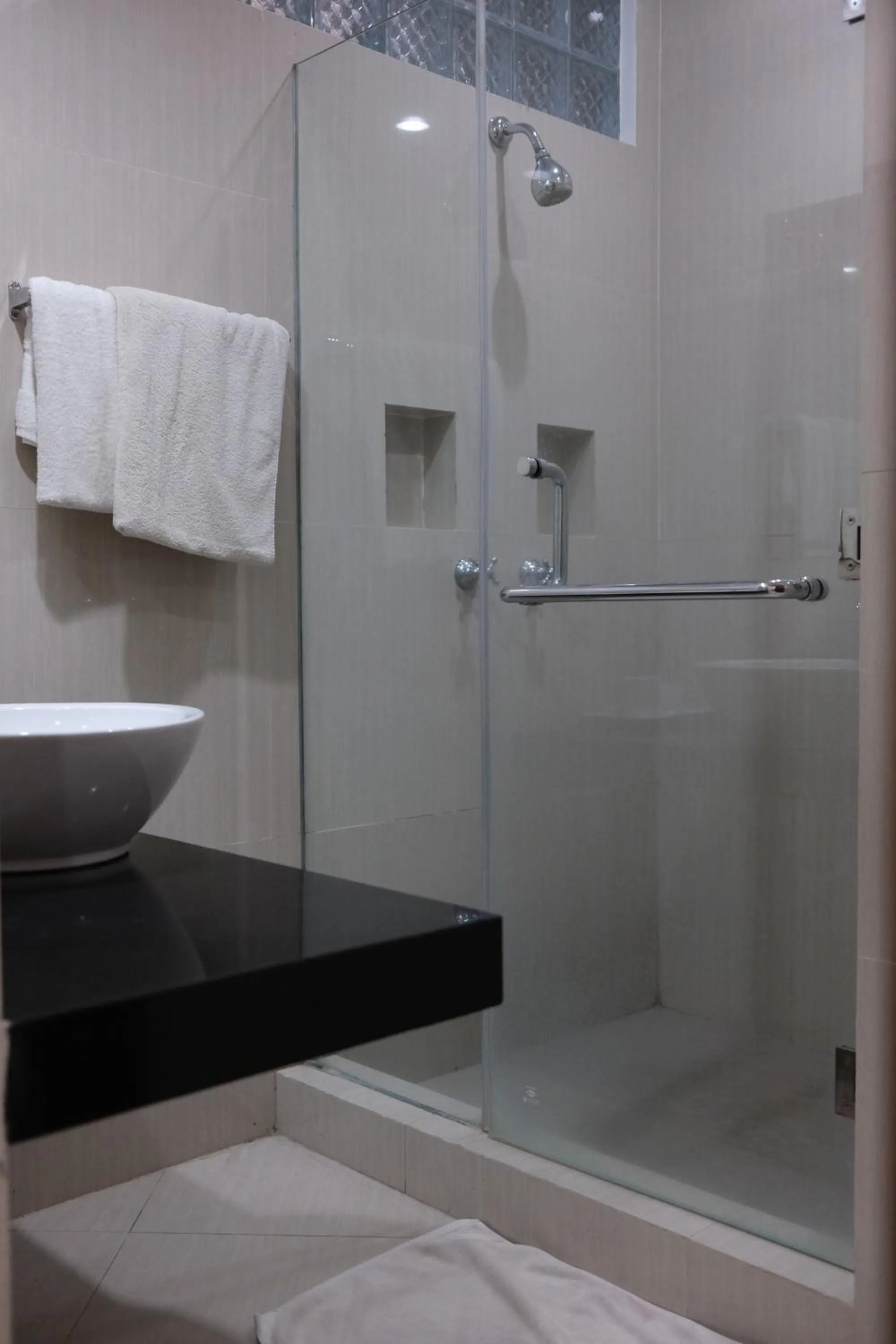 Bathroom in Fat Yogi Cottages