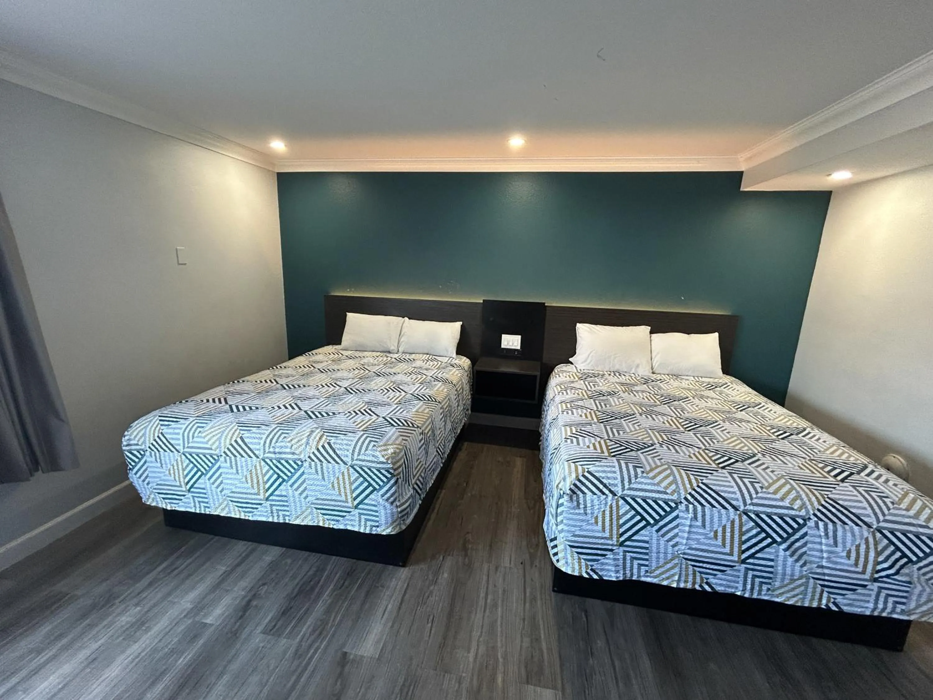 Photo of the whole room, Bed in Motel 6 Buena Park, CA Anaheim Near Maingate Knotts