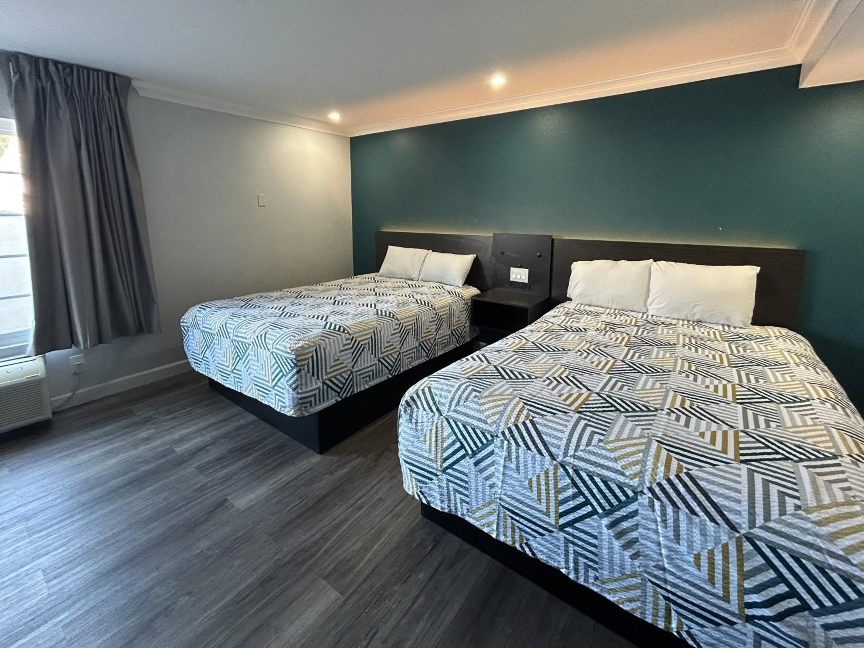 Photo of the whole room, Bed in Motel 6 Buena Park, CA Anaheim Near Maingate Knotts