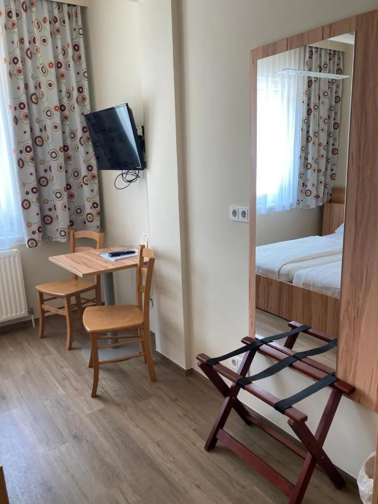 TV and multimedia, Bed in Kolpingsfamilie Poysdorf