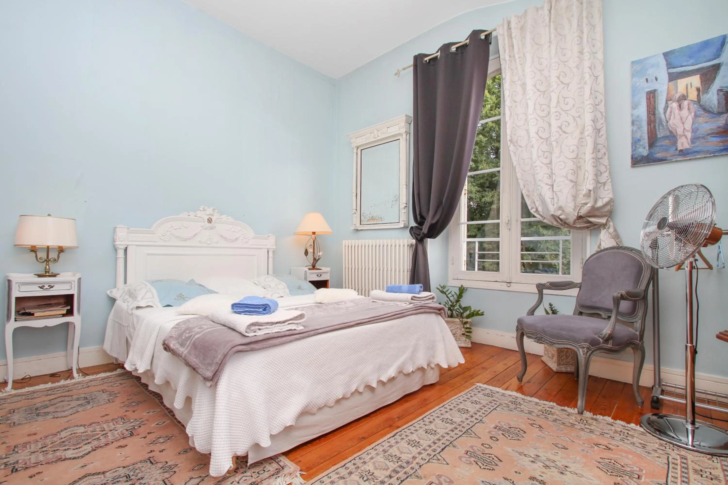 Photo of the whole room in Manoir des Turets