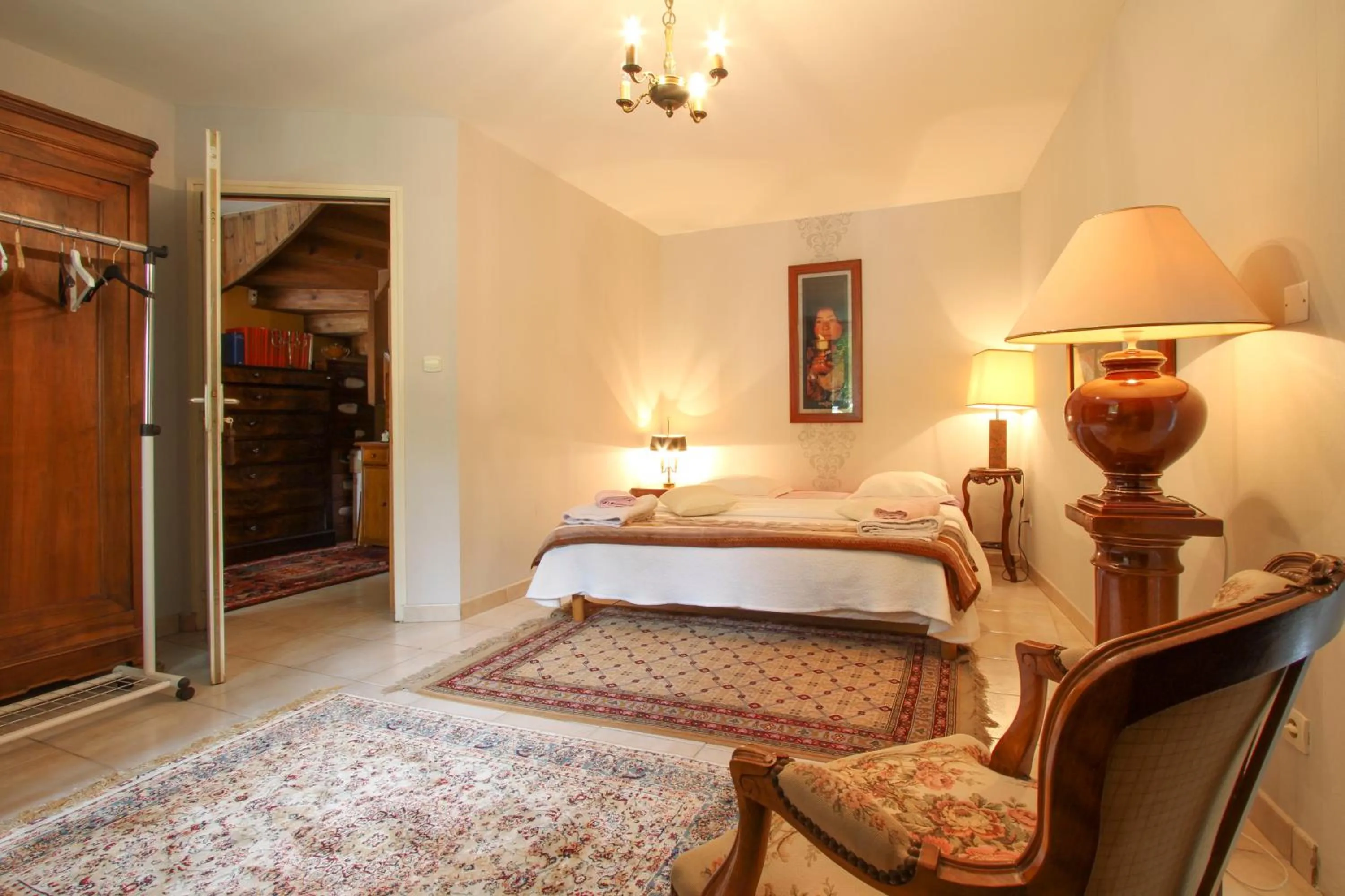 Photo of the whole room in Manoir des Turets