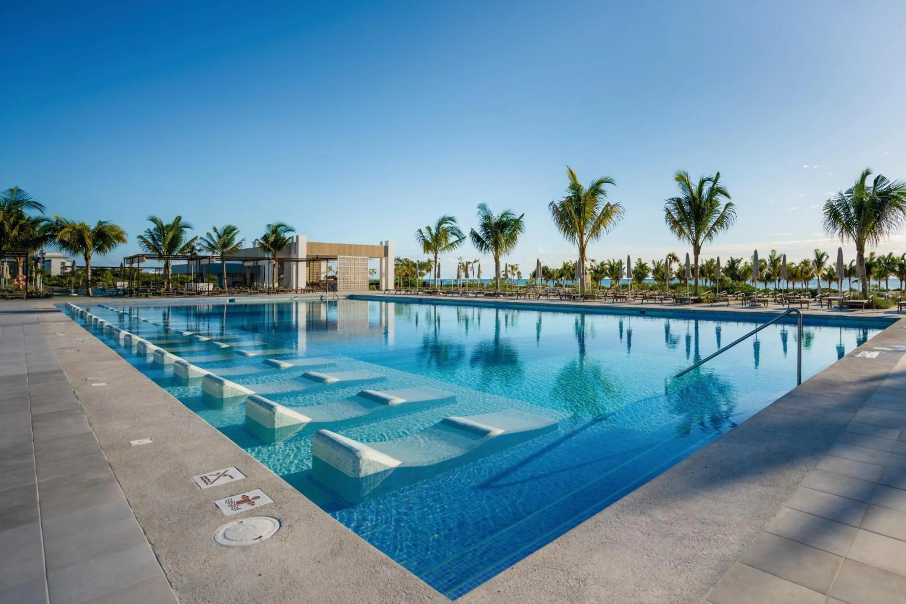 Swimming pool in Riu Latino - Adults Only - All Inclusive