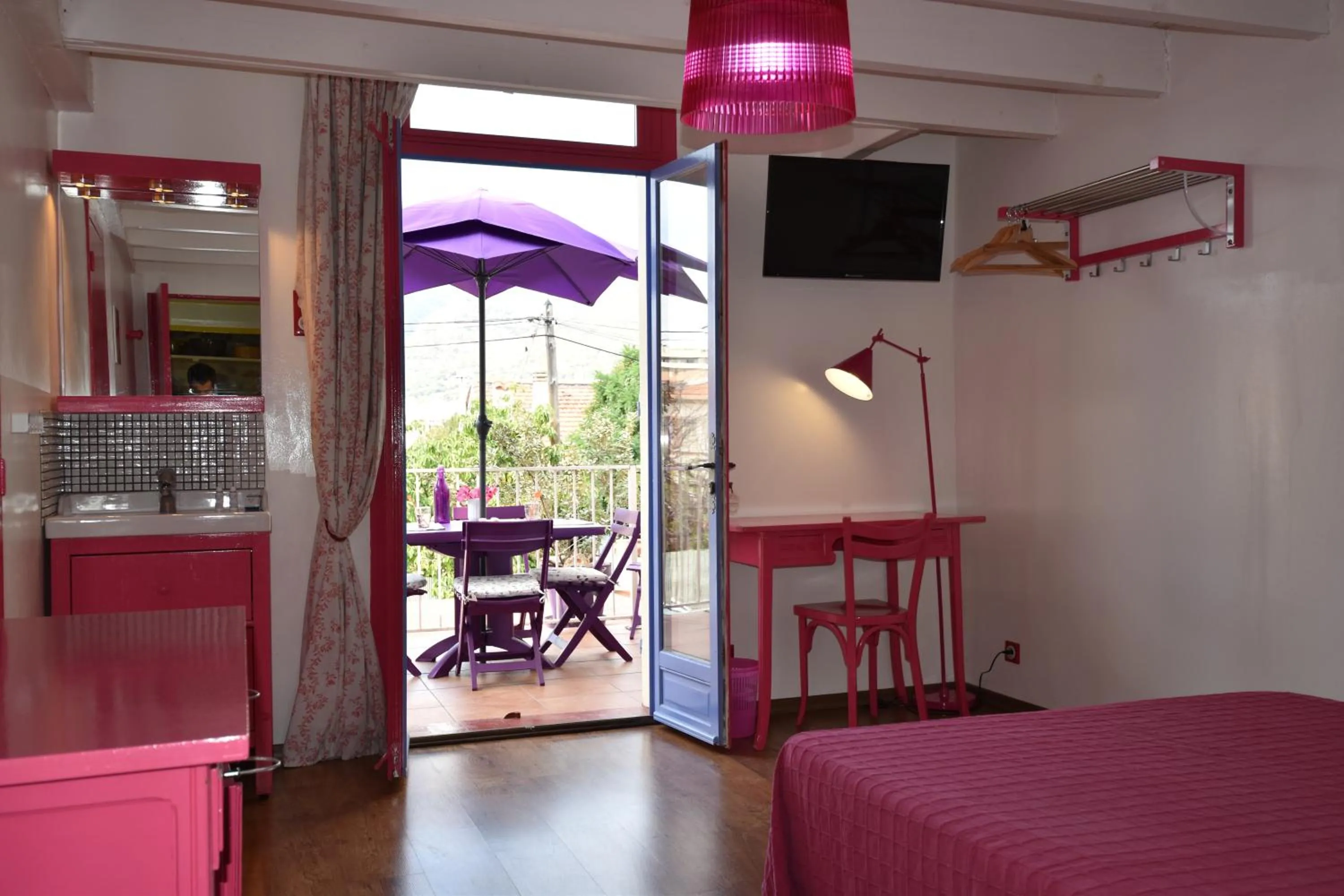 Photo of the whole room in Villa le 180 cinq