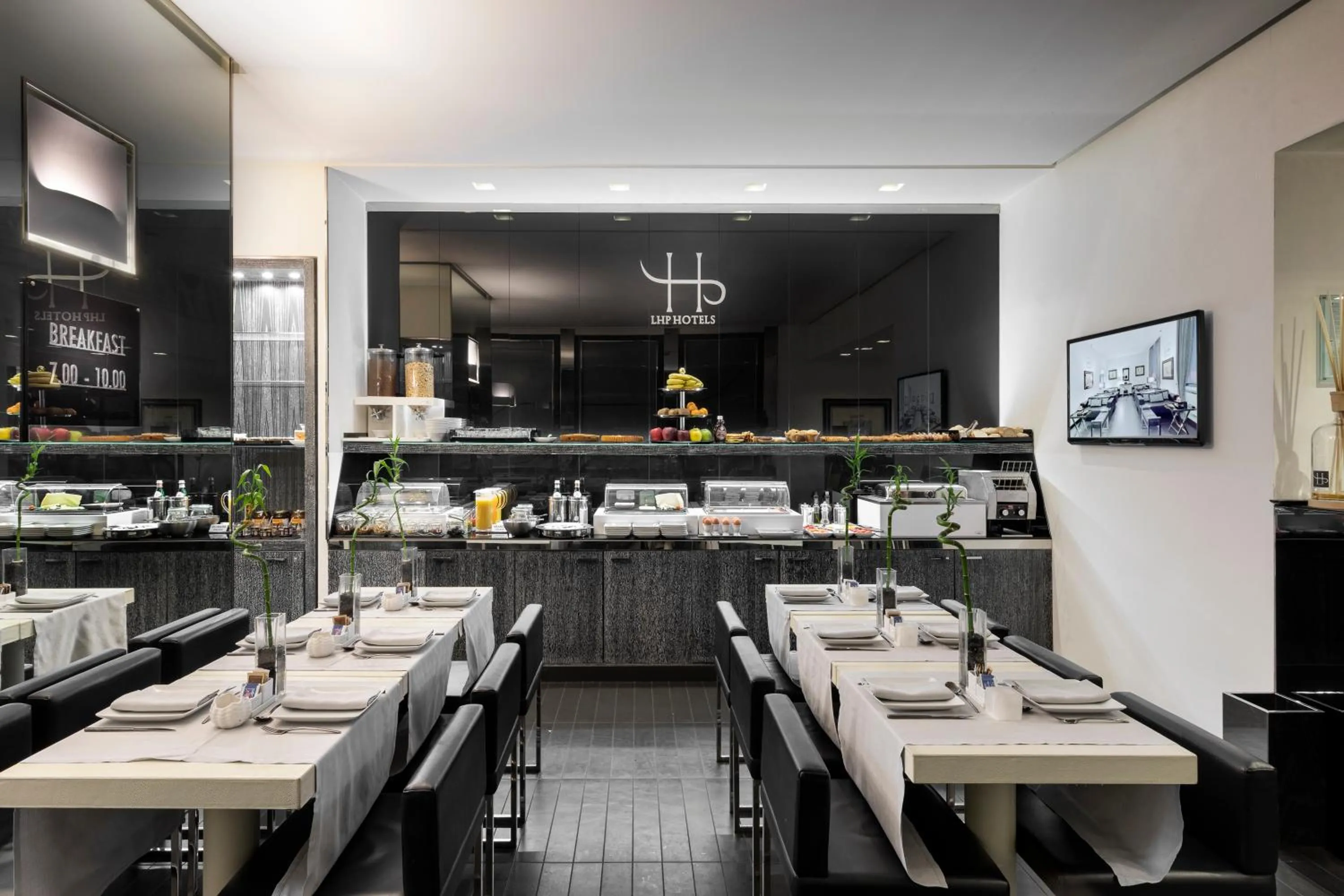 Breakfast in LHP Hotel Napoleon