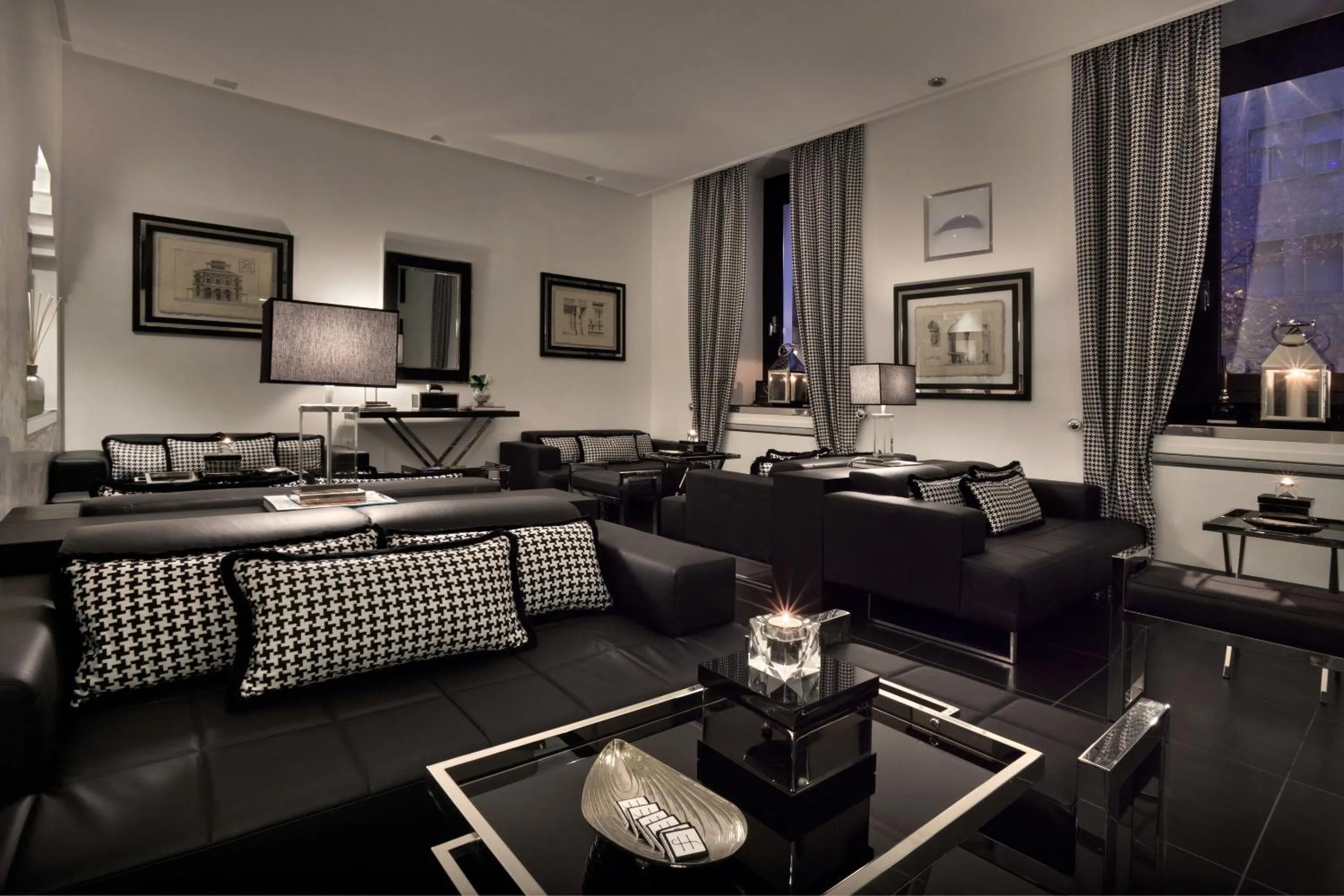 Lobby or reception in LHP Hotel Napoleon