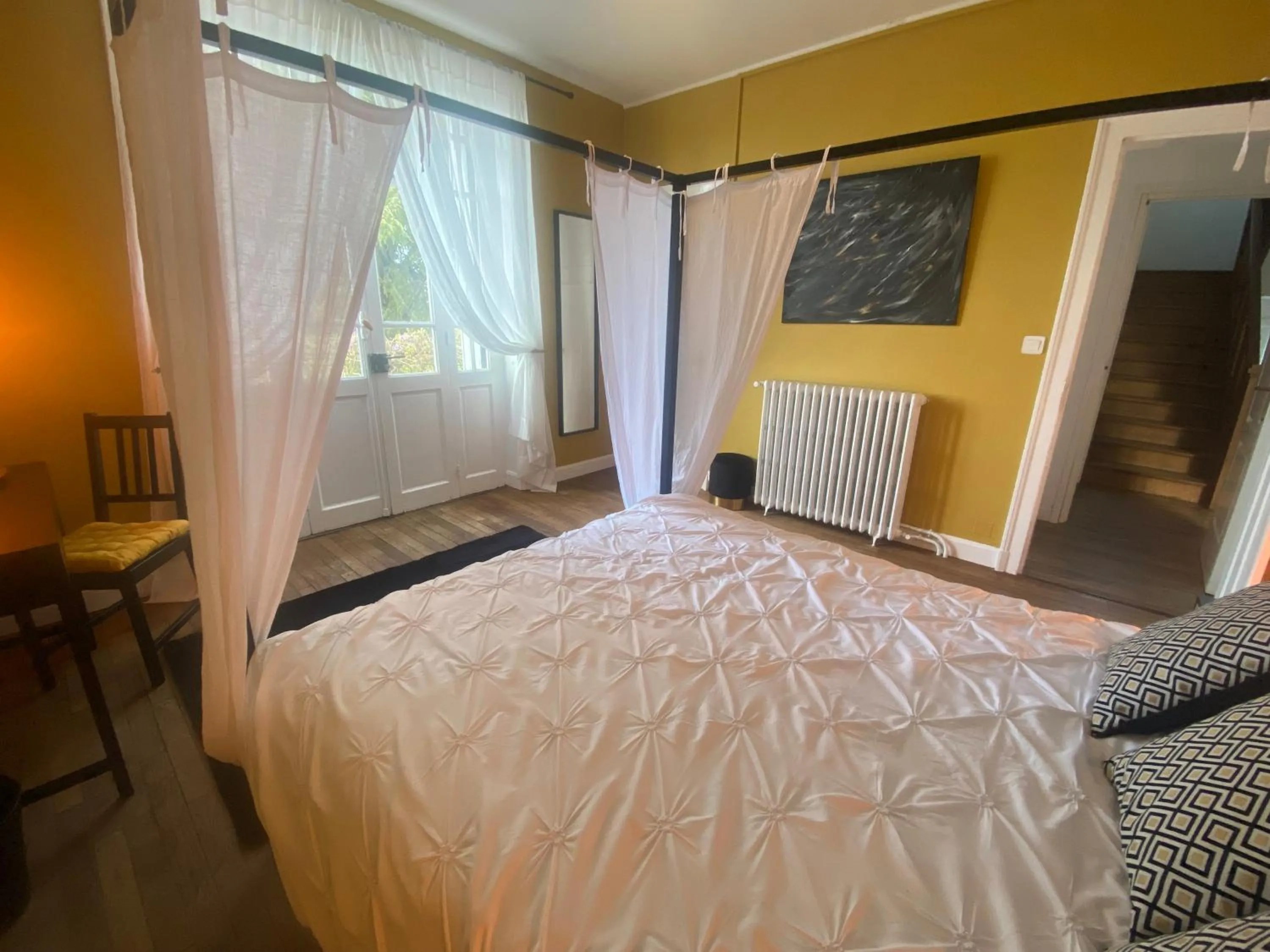 Family Room with Balcony in Maison de Montgibaud