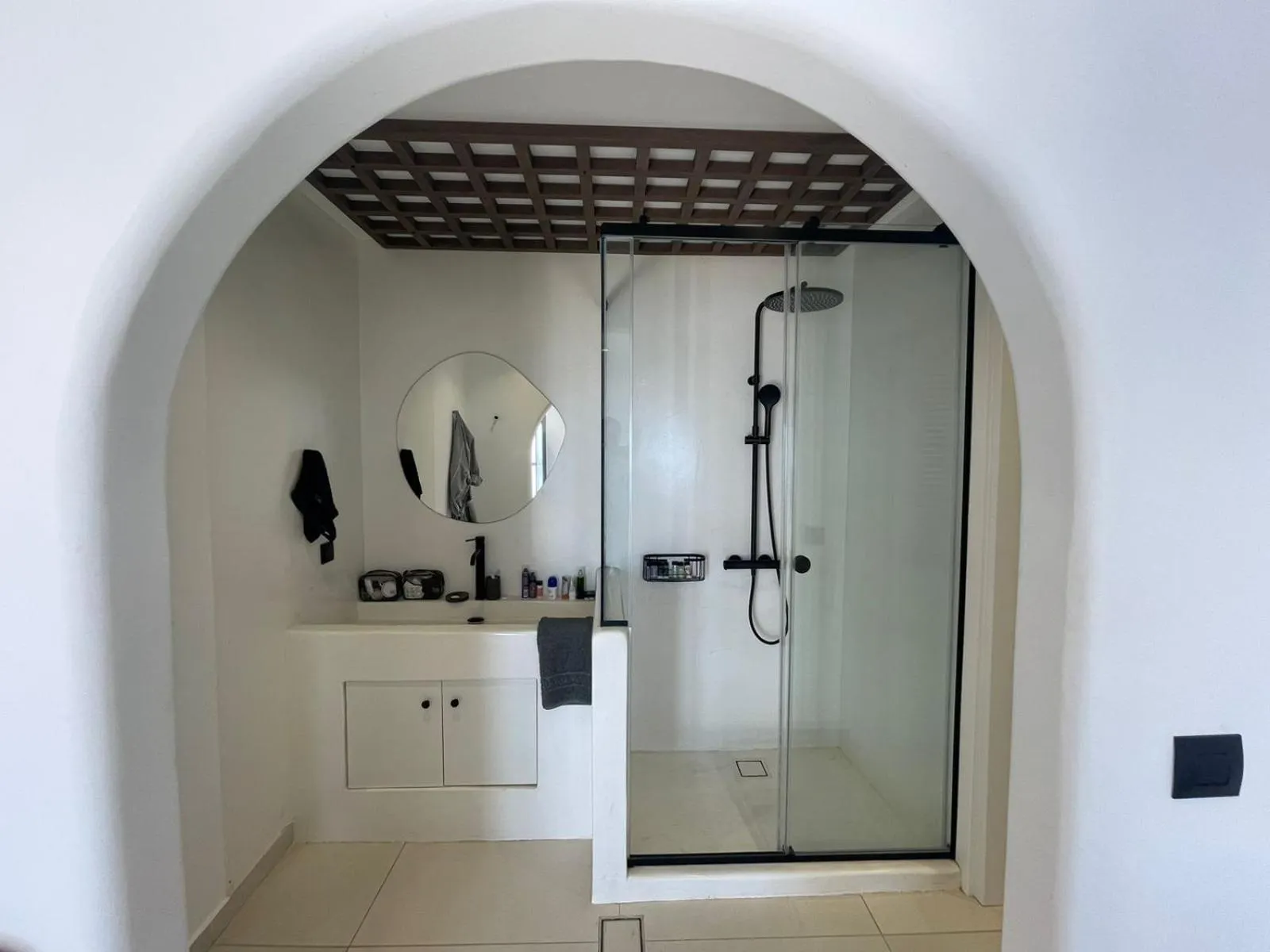 Bathroom in Imera Vista Suites