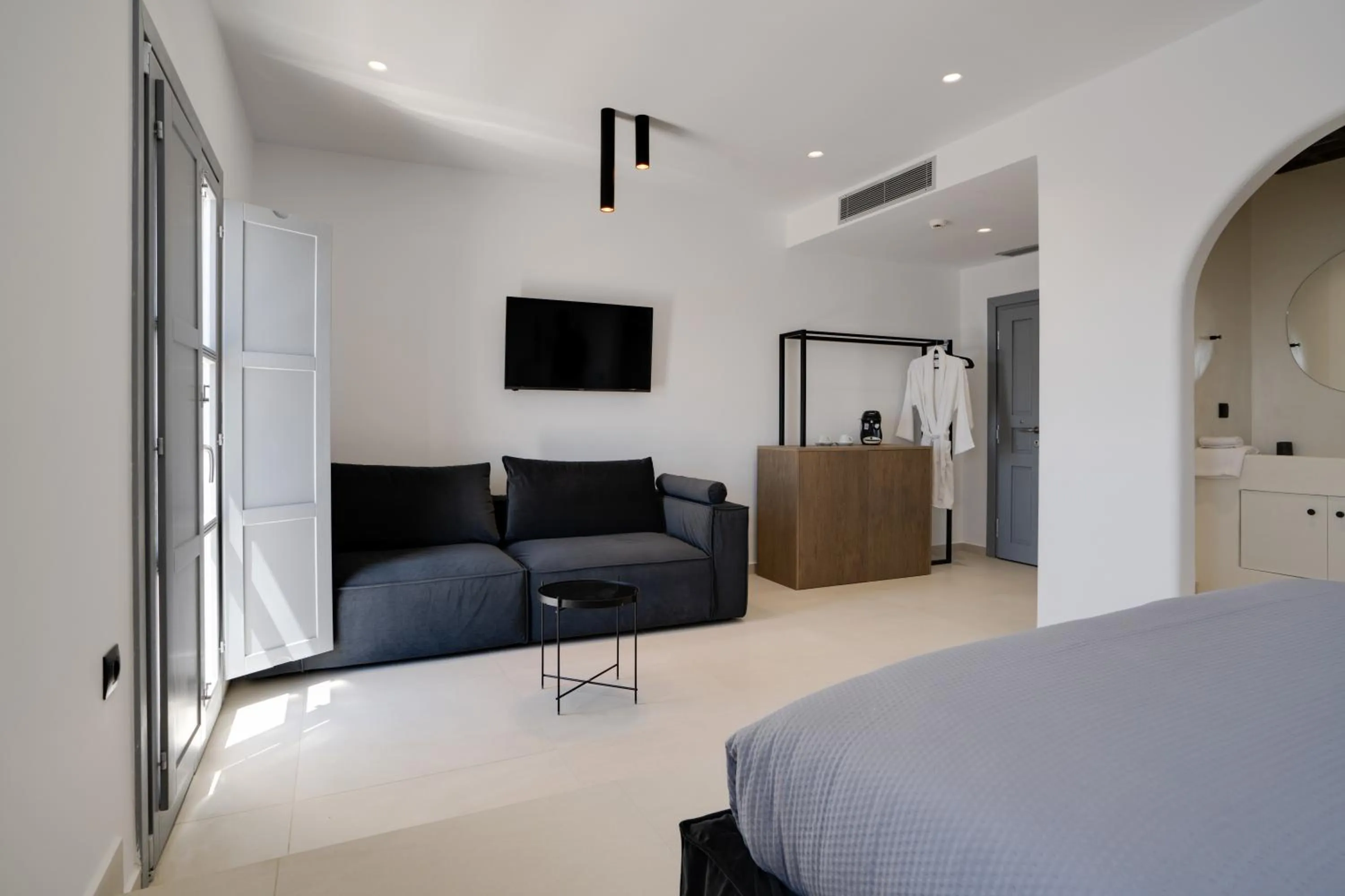 Photo of the whole room, Bed in Imera Vista Suites