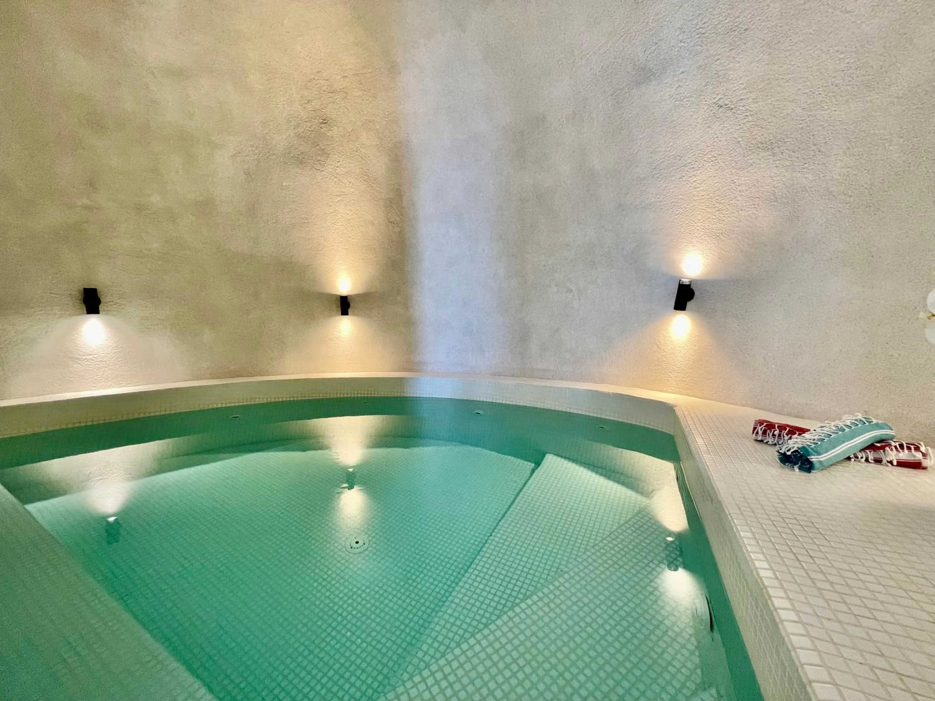 Swimming pool in Imera Vista Suites