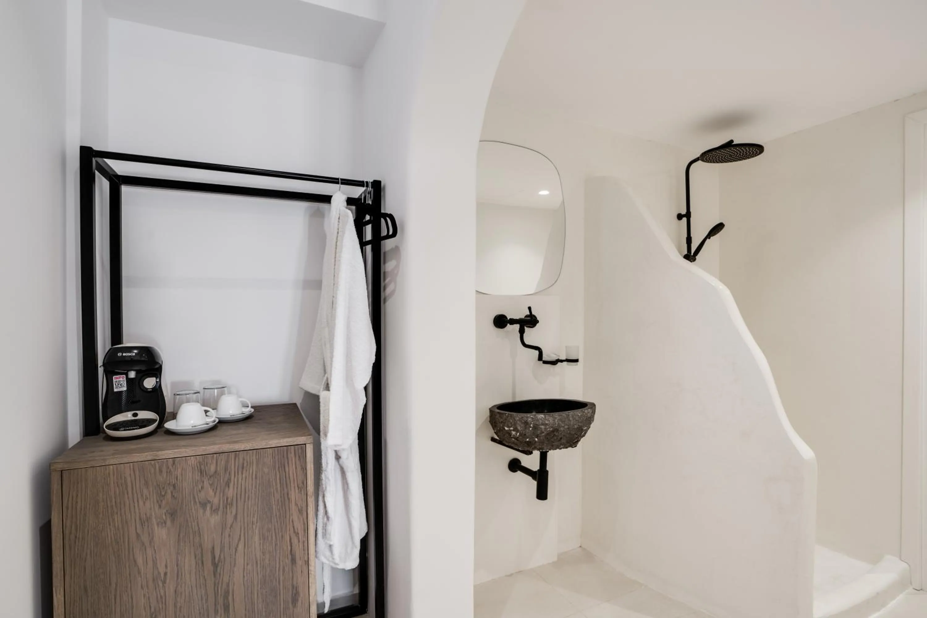 Shower in Imera Vista Suites