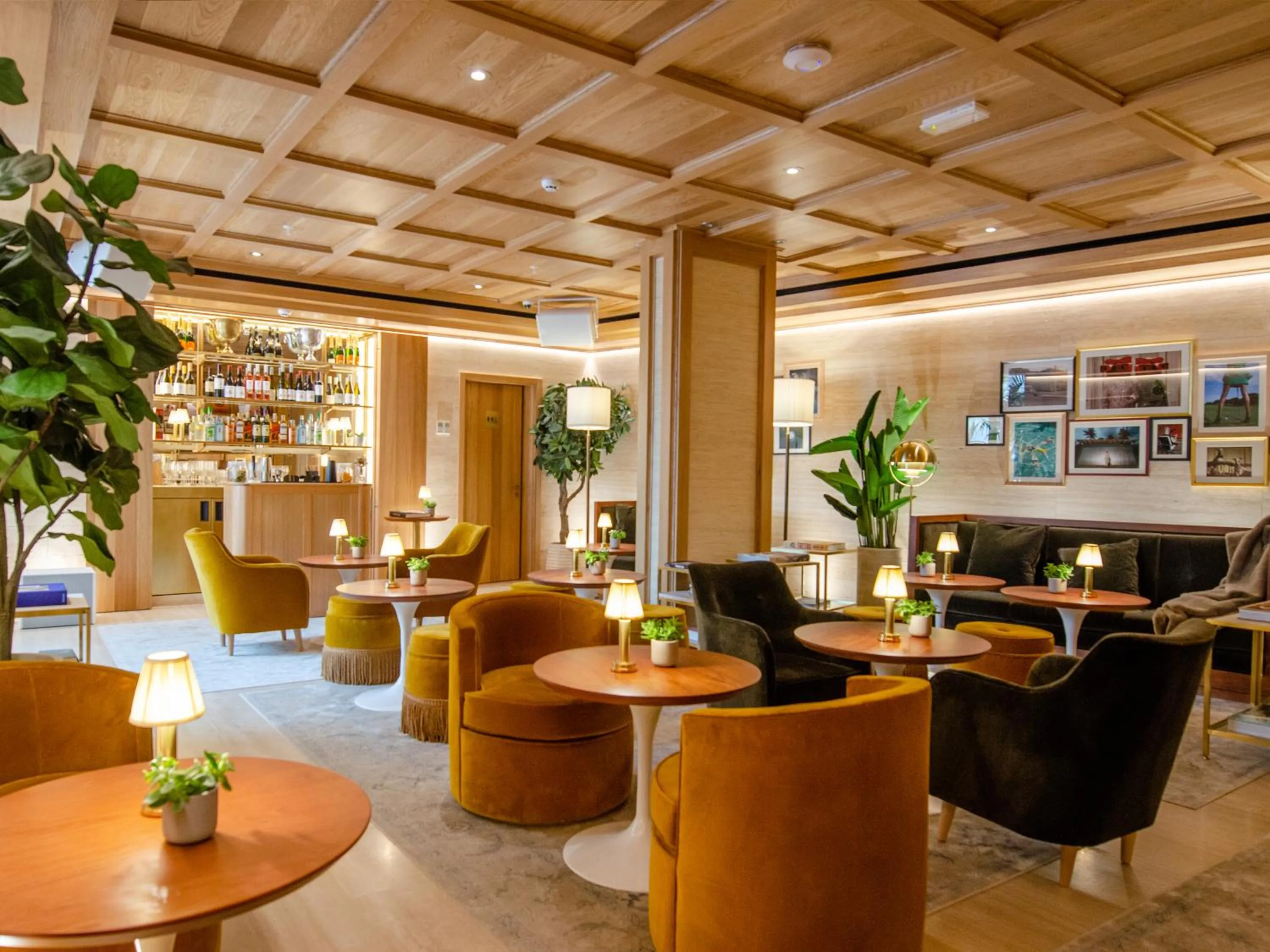 Lounge or bar in Browns Avenue Hotel