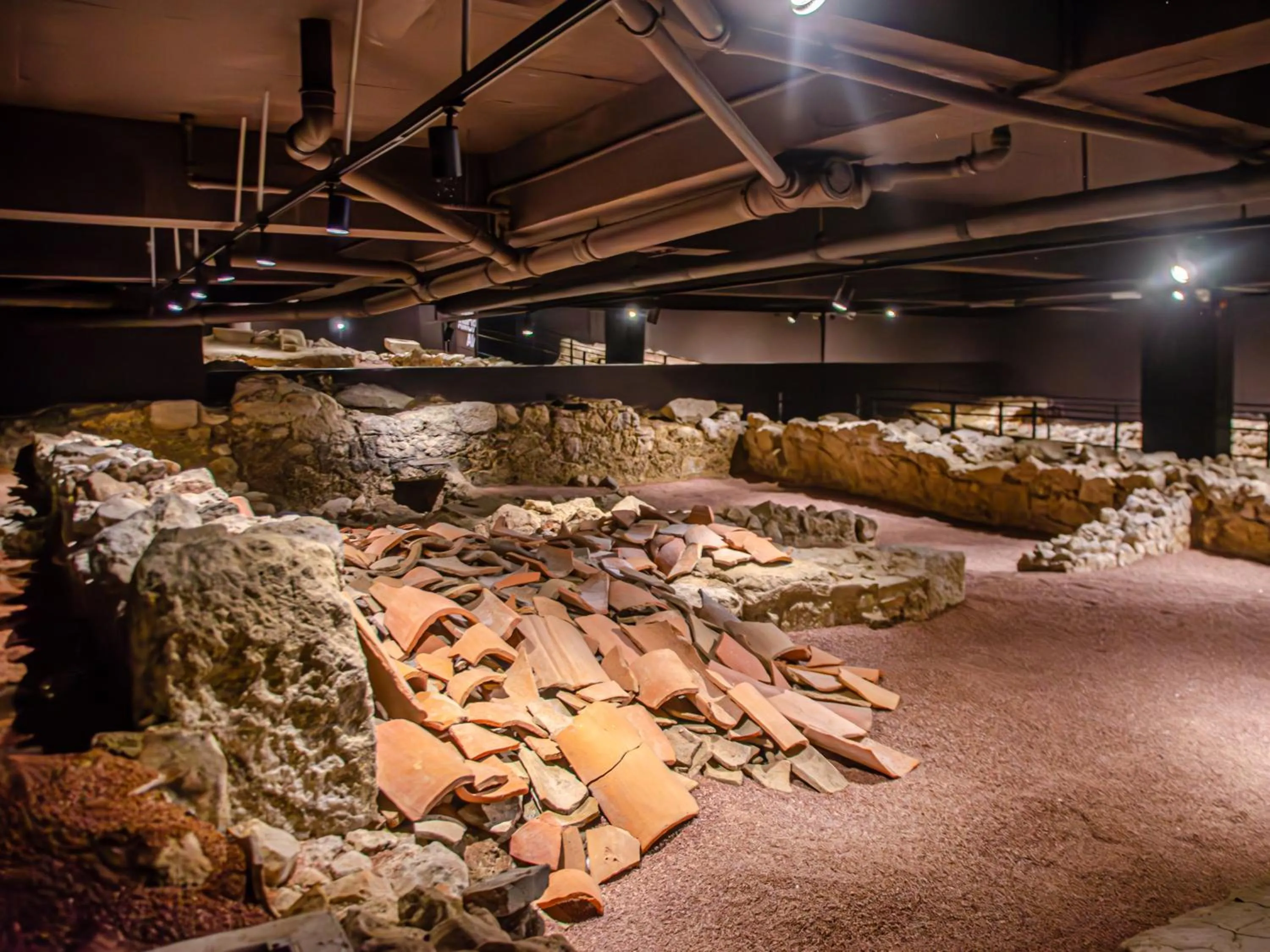 Property building in Browns Avenue Hotel