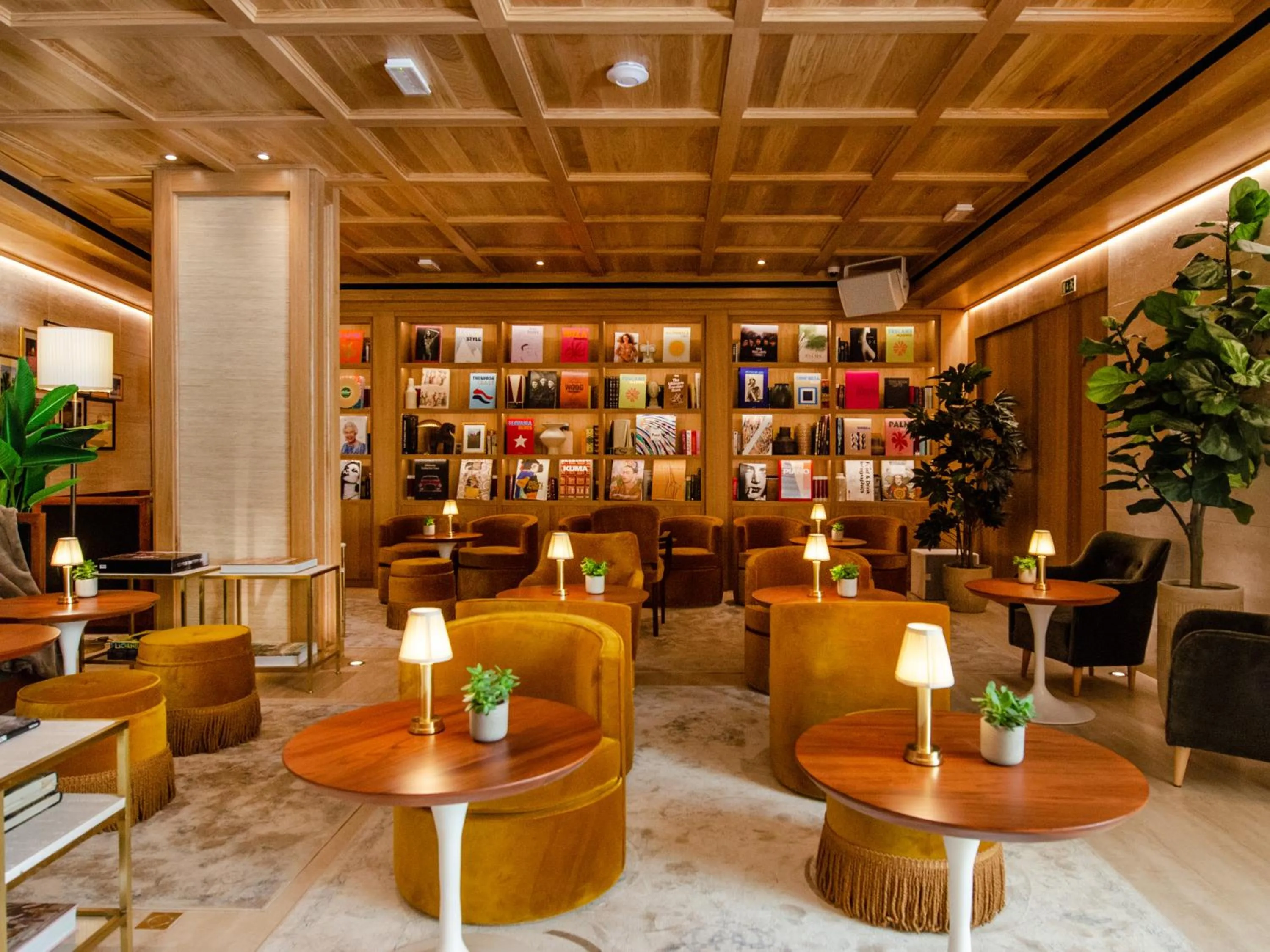 Lounge or bar in Browns Avenue Hotel