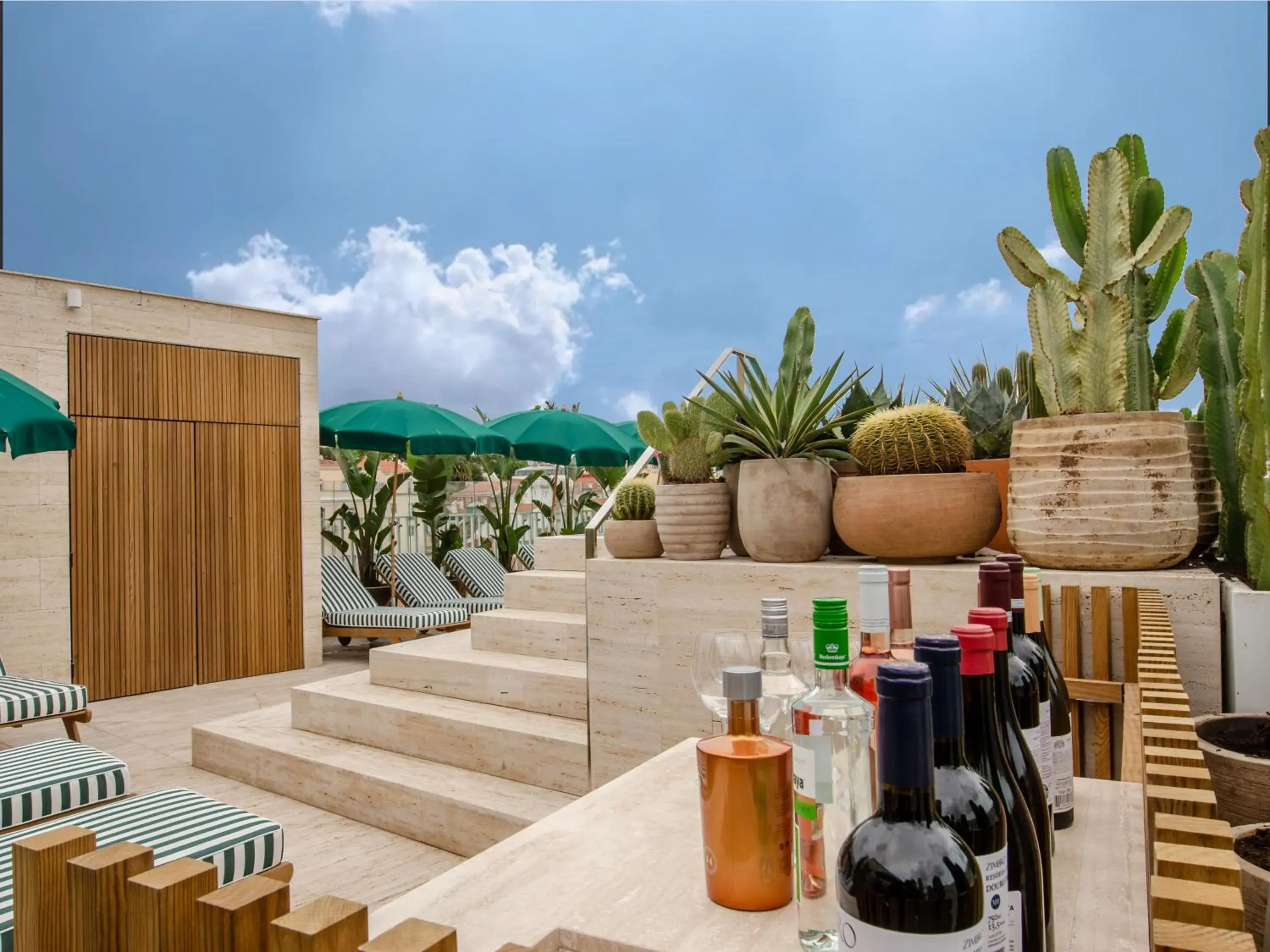 Swimming pool in Browns Avenue Hotel Swimming pool in Browns Avenue Hotel