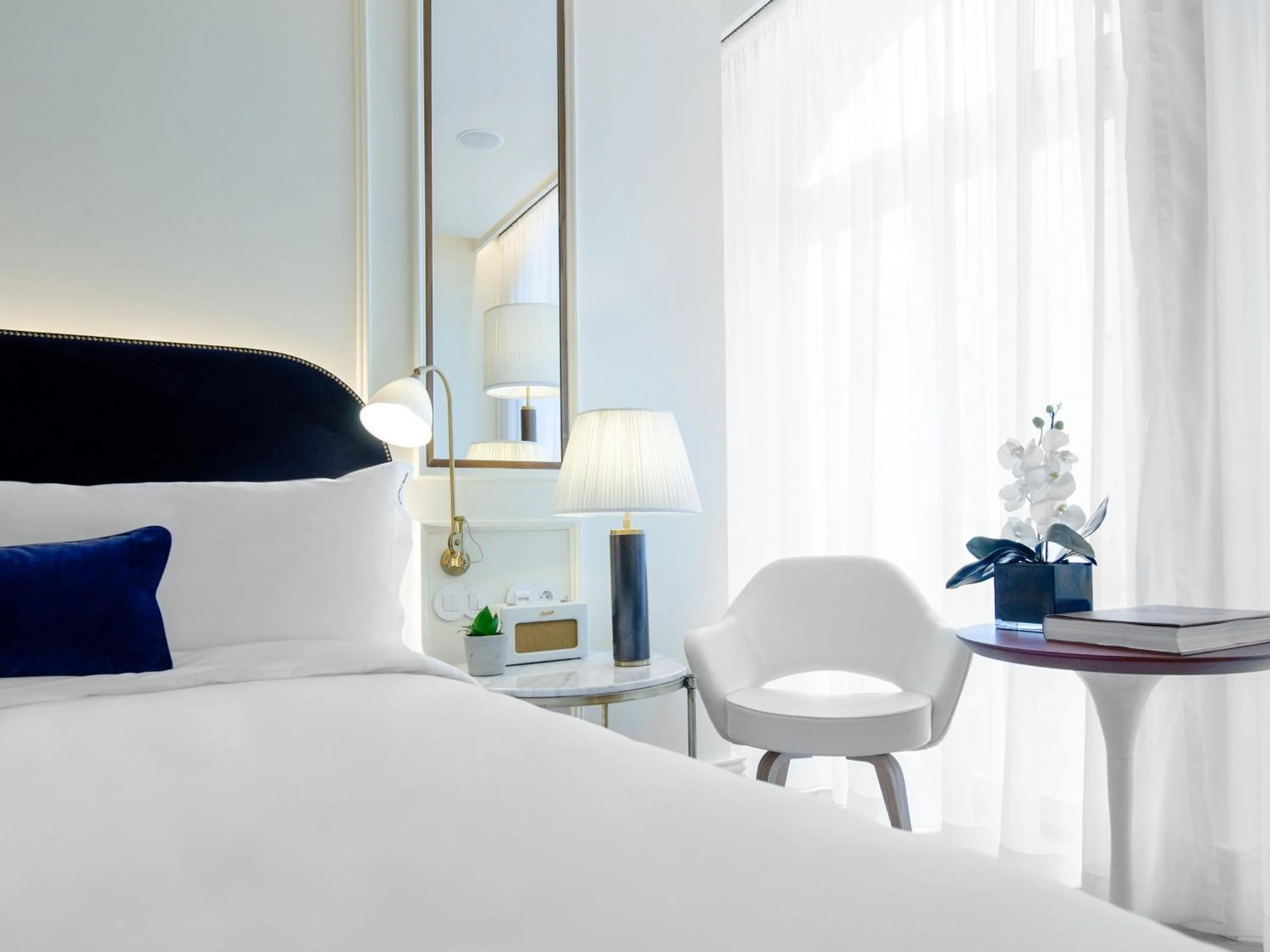 Bed in Browns Avenue Hotel