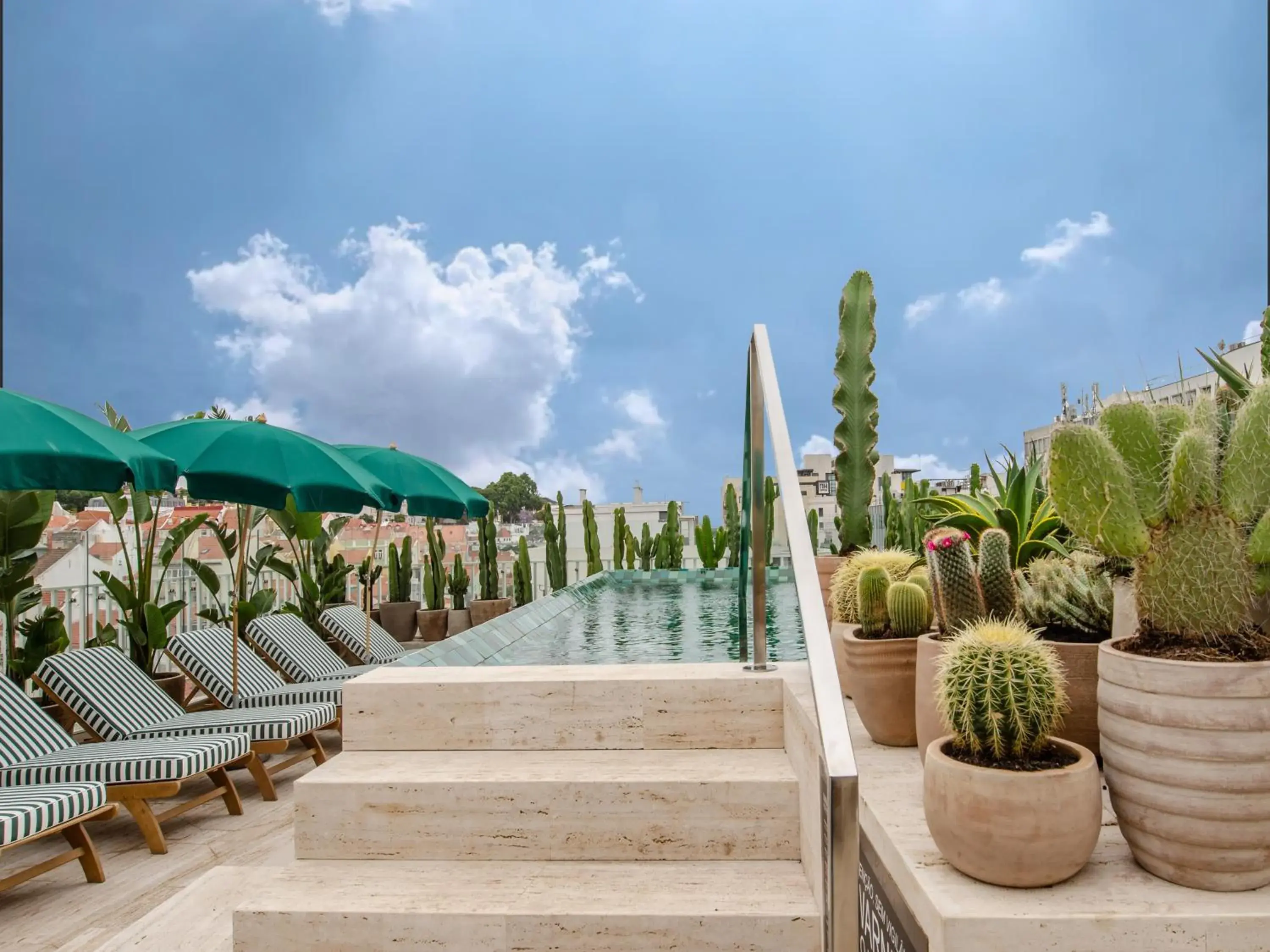 Swimming pool in Browns Avenue Hotel Swimming pool in Browns Avenue Hotel