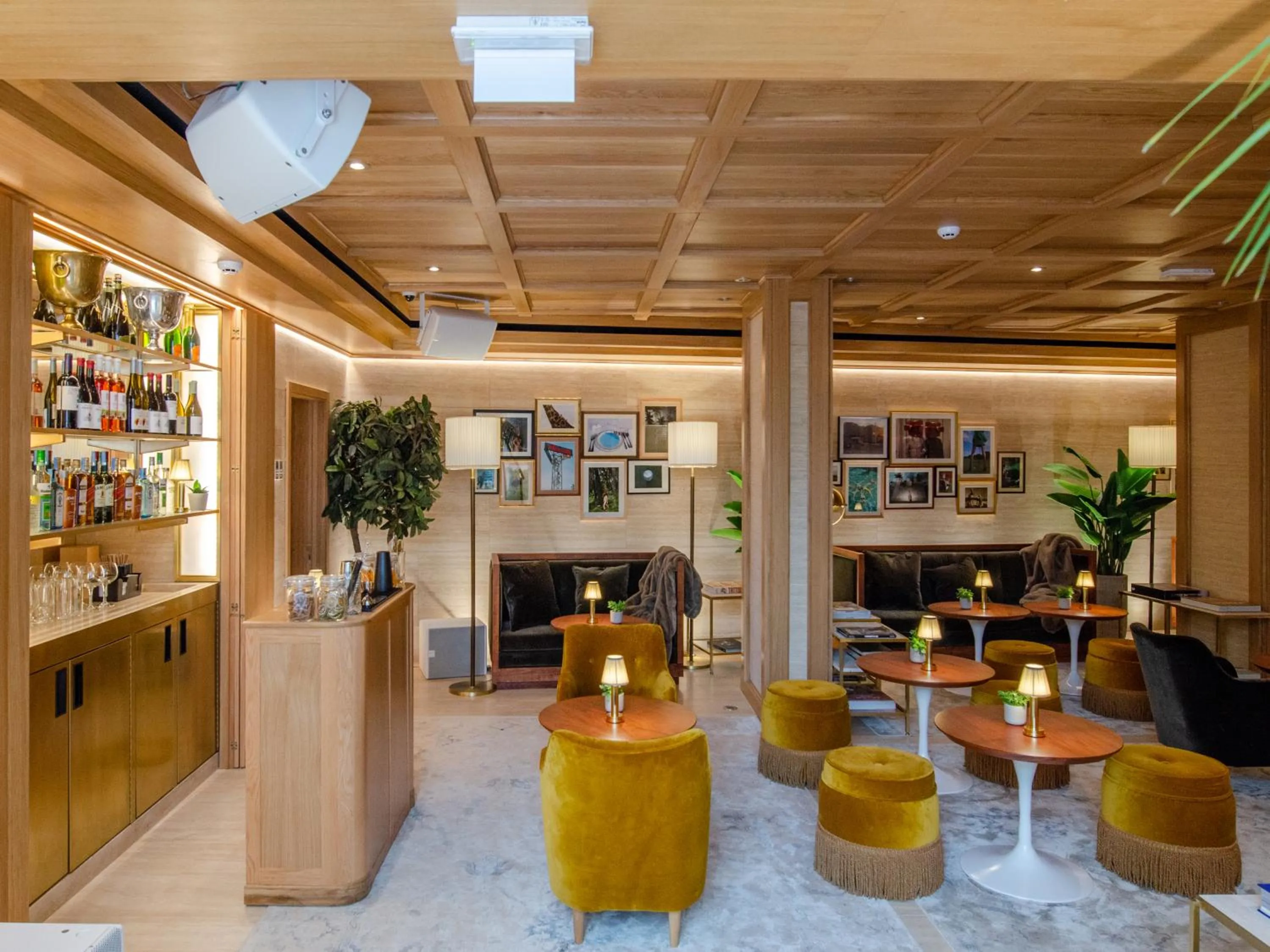 Lounge or bar in Browns Avenue Hotel