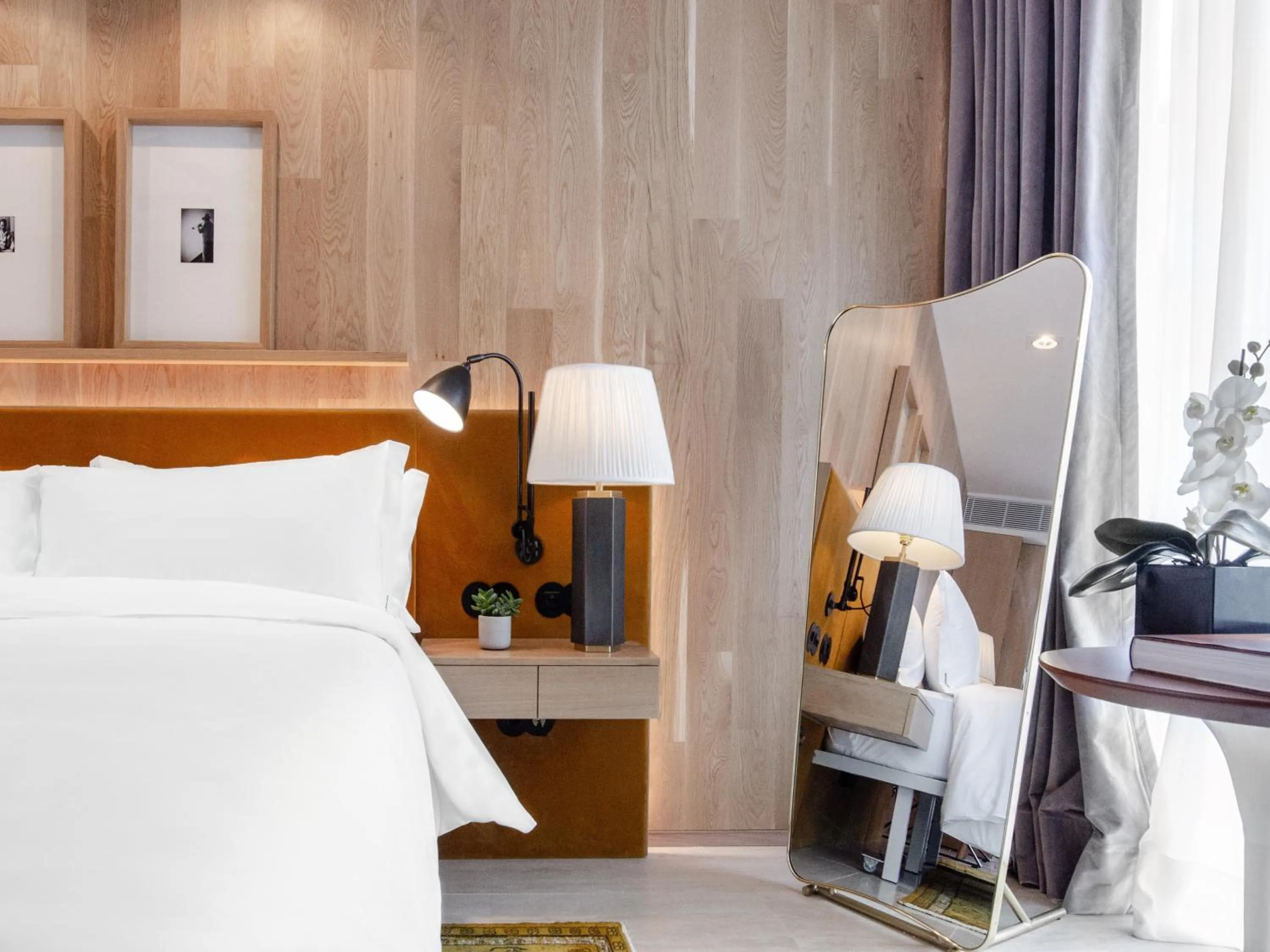 Bed in Browns Avenue Hotel